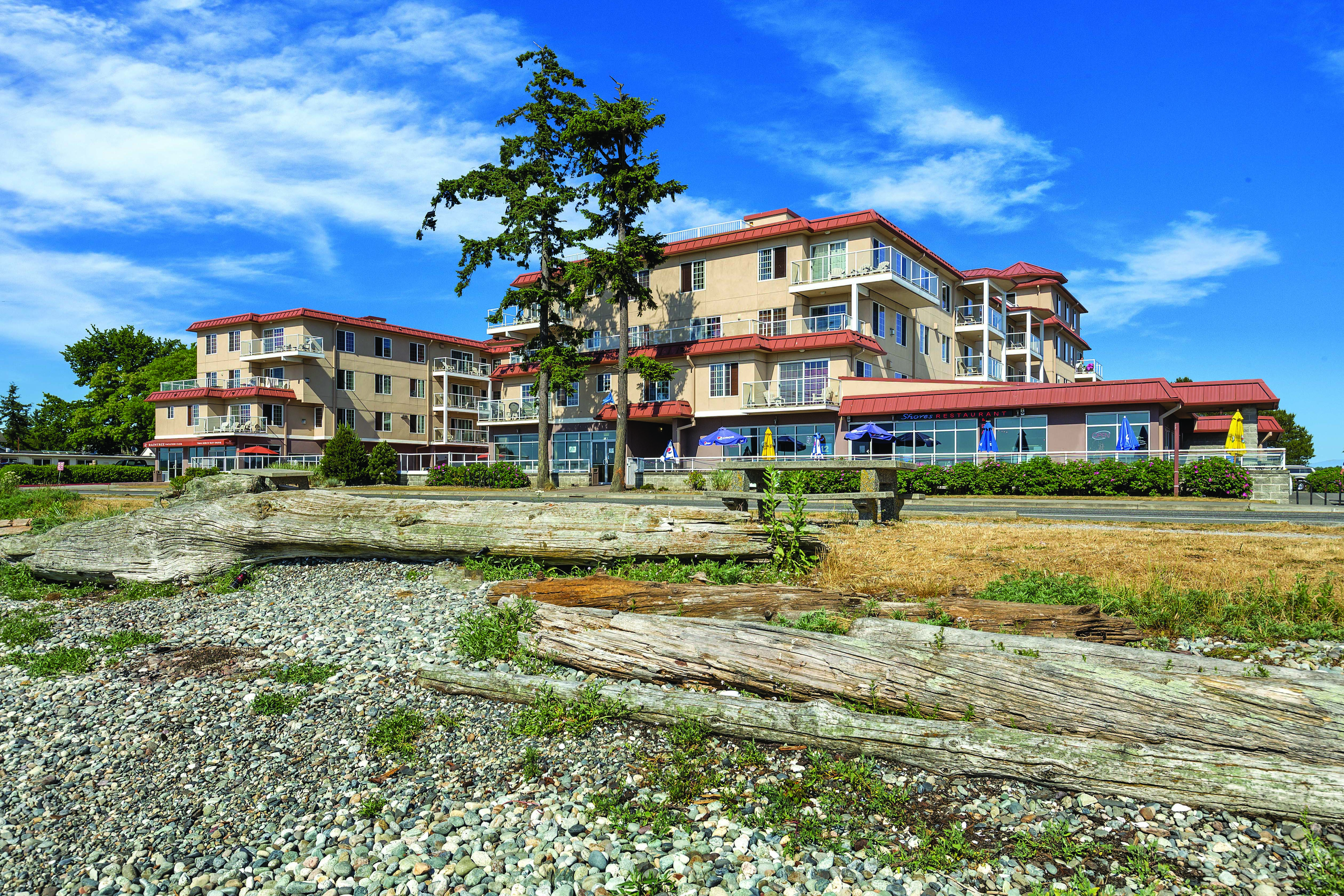 Exterior Day Image of WorldMark Blaine hotel in Birch Bay, Washington