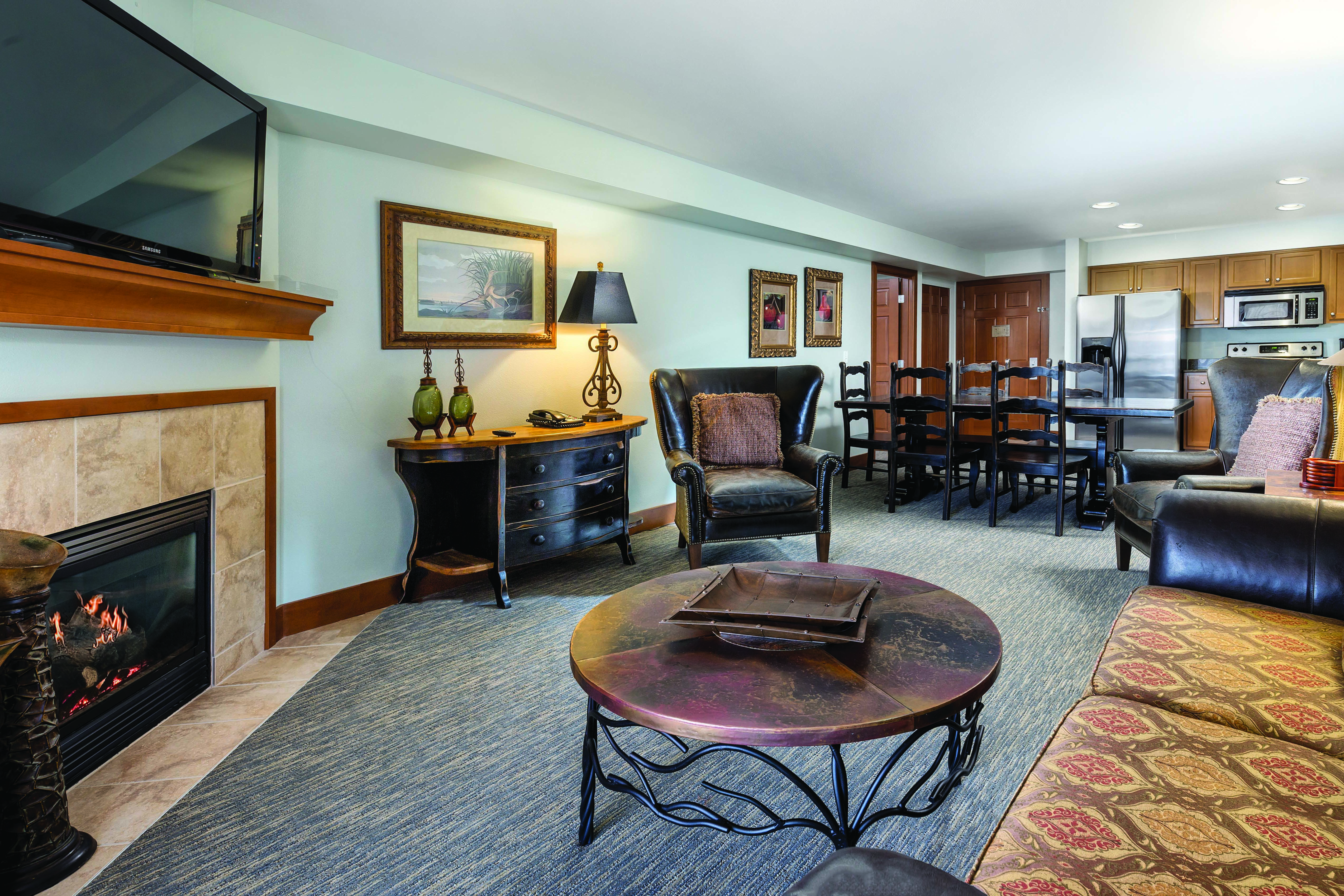 Guest room at the WorldMark Blaine in Birch Bay, Washington