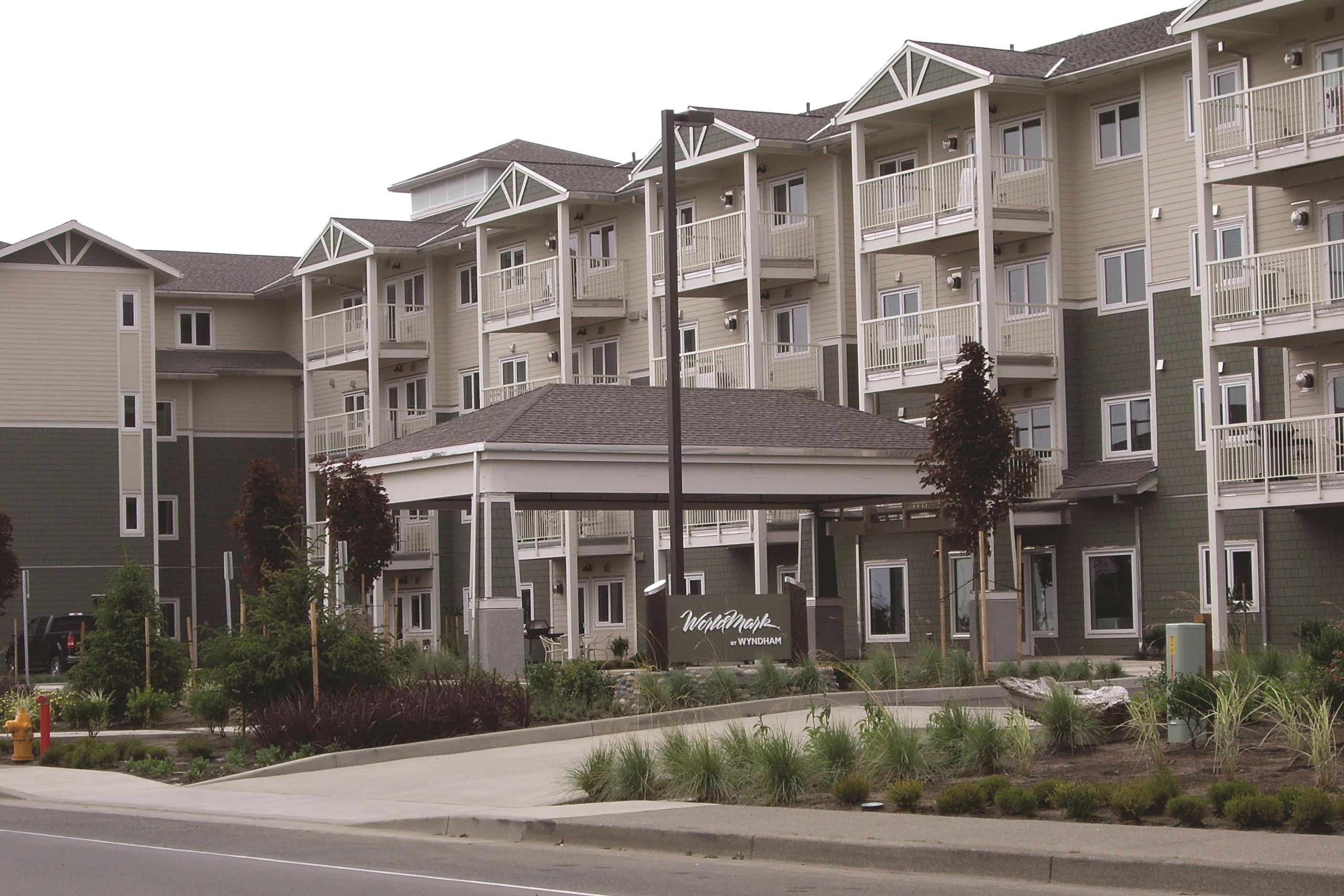 Exterior Day Image of WorldMark Long Beach hotel in Long Beach, Washington