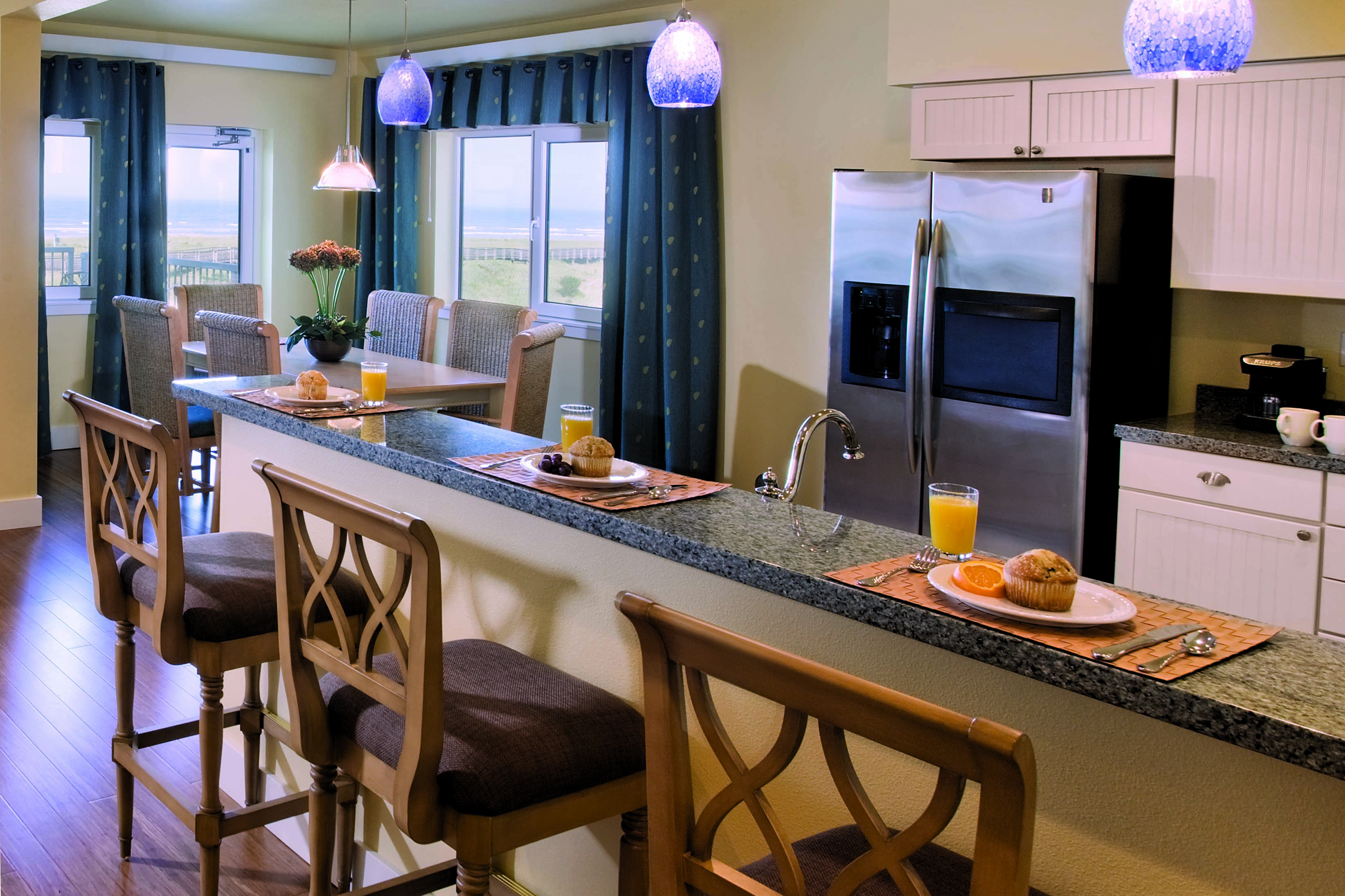Guest room kitchen at WorldMark Long Beach in Long Beach, Washington