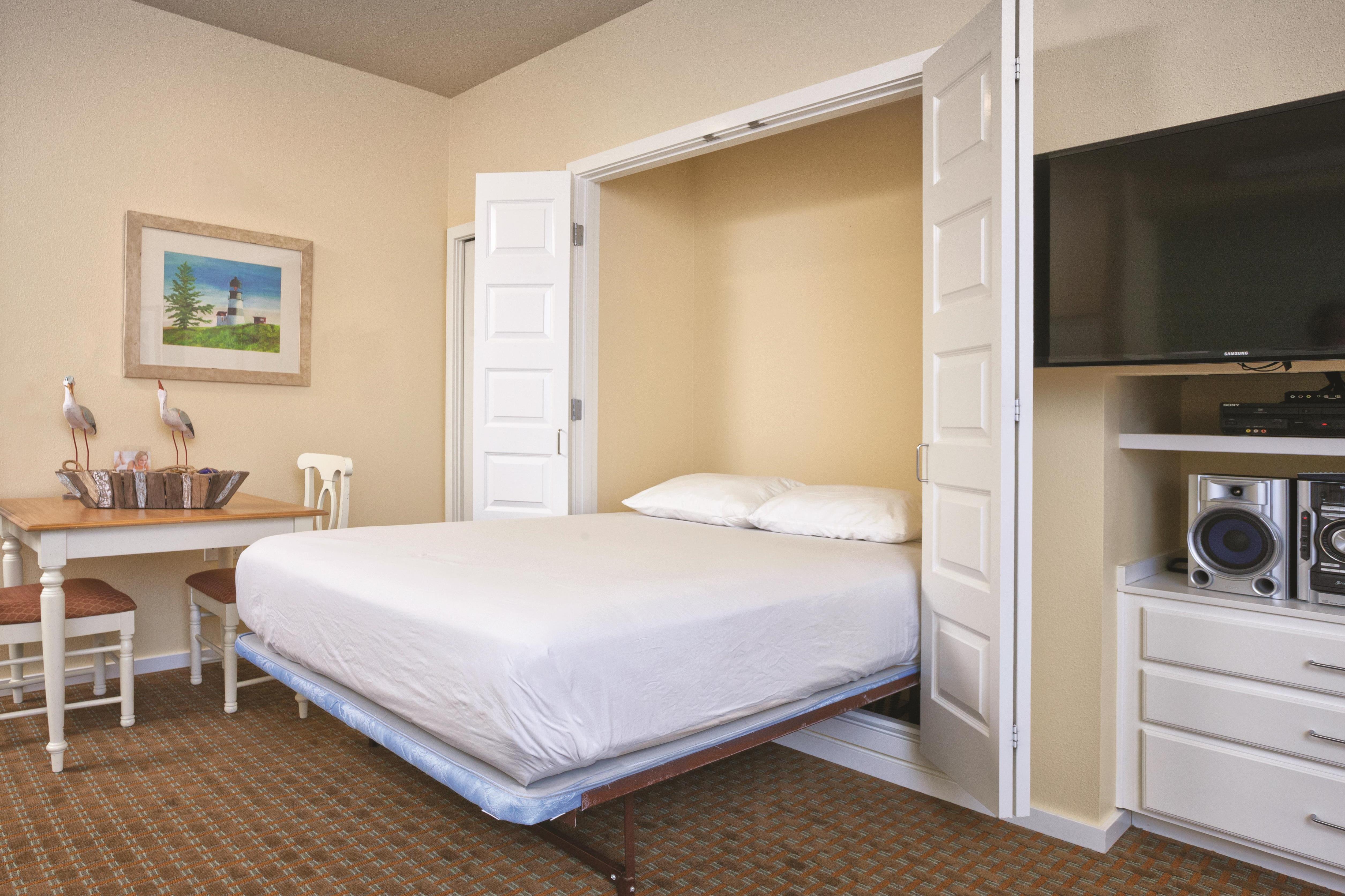 Guest room feature at the WorldMark Long Beach in Long Beach, Washington