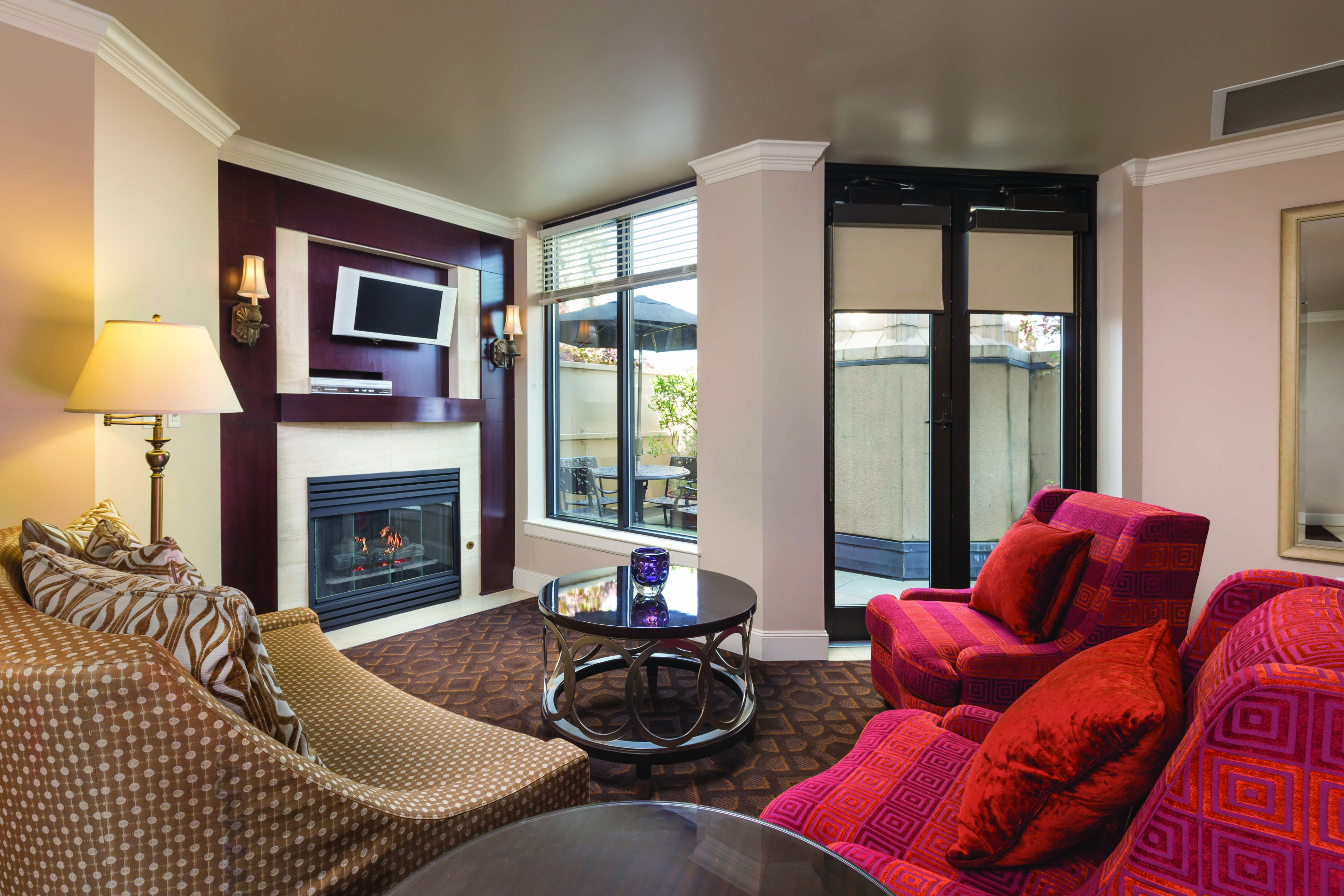 Guest room feature at the WorldMark Seattle - The Camlin in Seattle, Washington