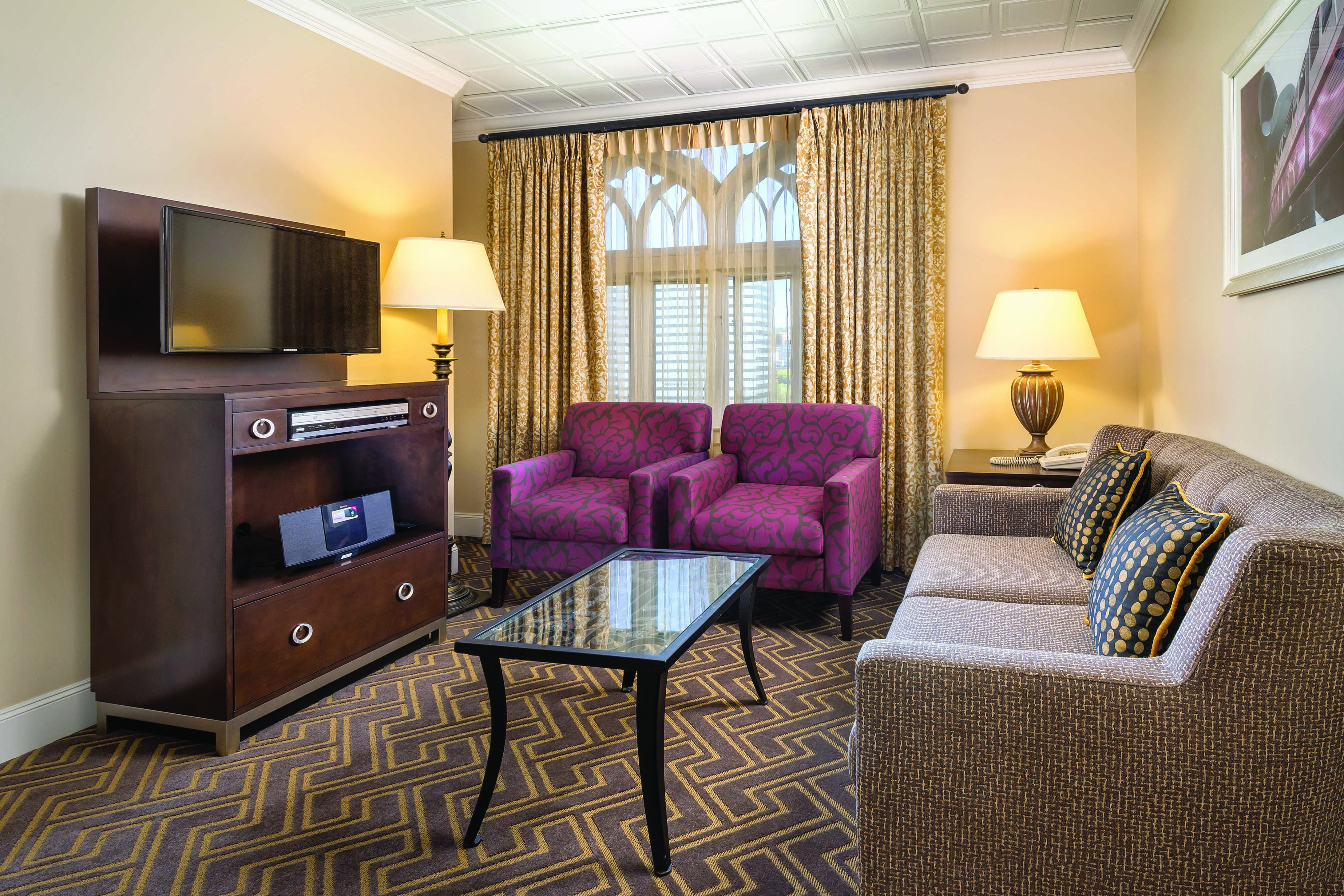 Guest room at the WorldMark Seattle - The Camlin in Seattle, Washington