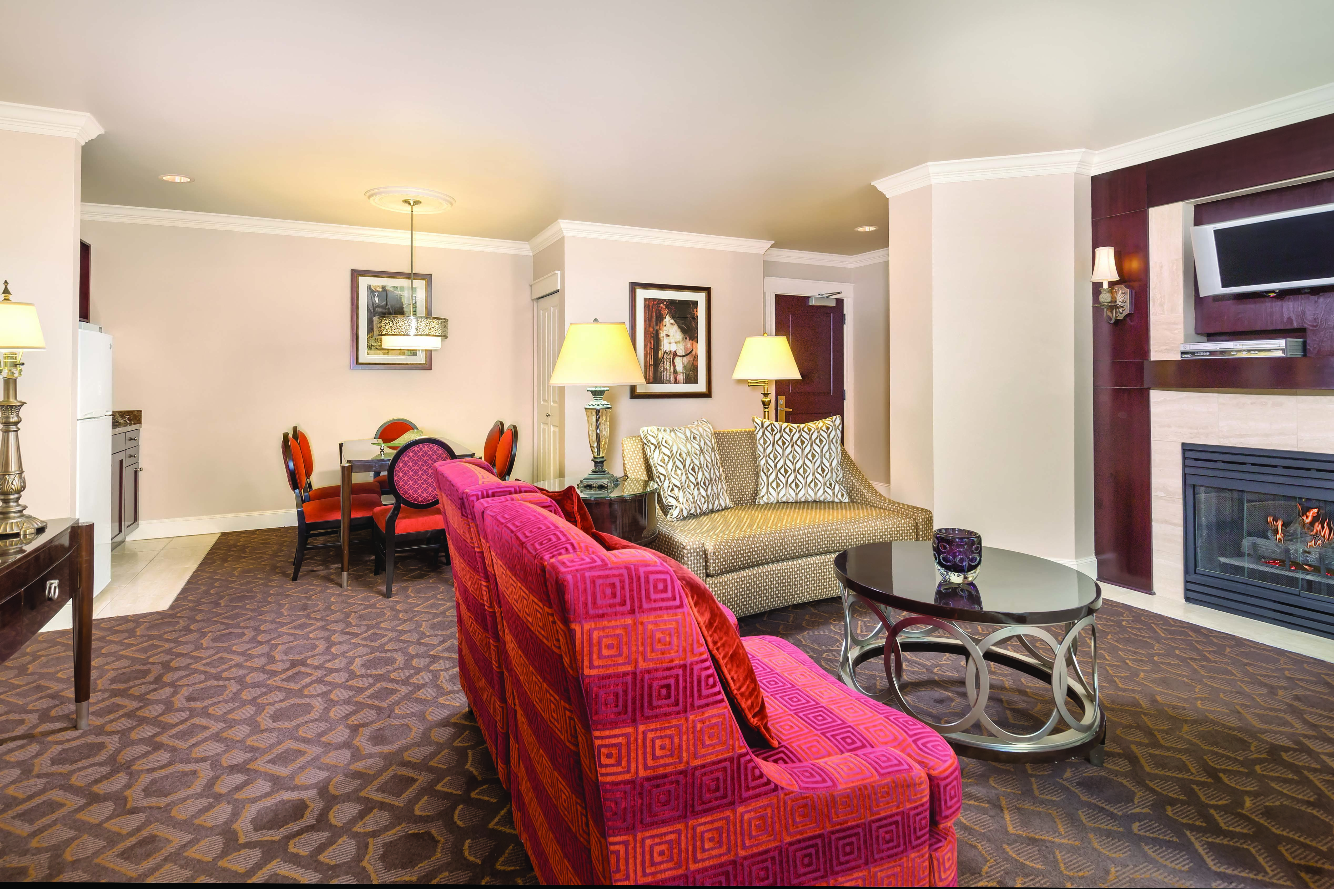 Guest room at the WorldMark Seattle - The Camlin in Seattle, Washington