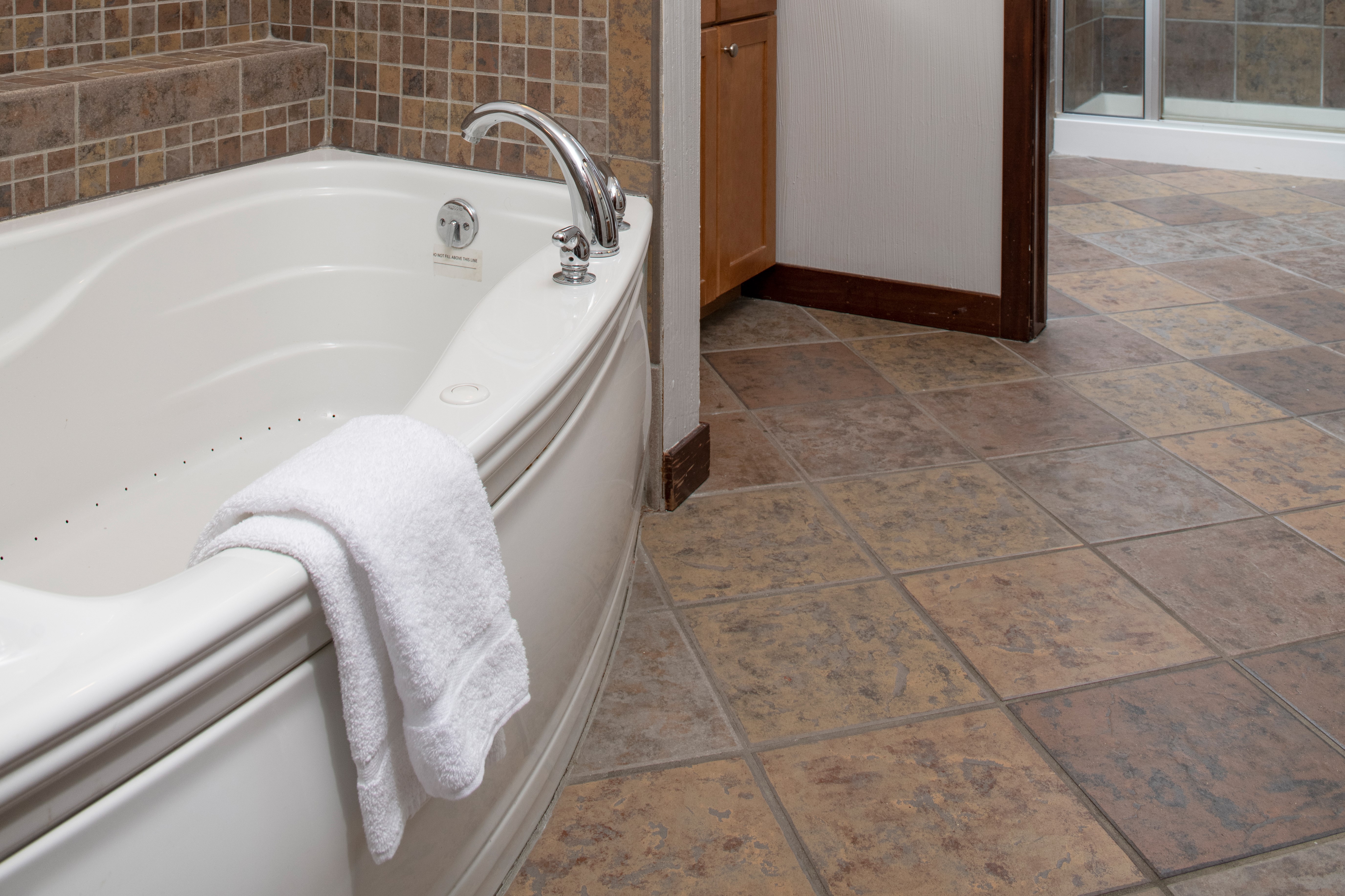 Guest room at the Club Wyndham Glacier Canyon in Baraboo, Wisconsin