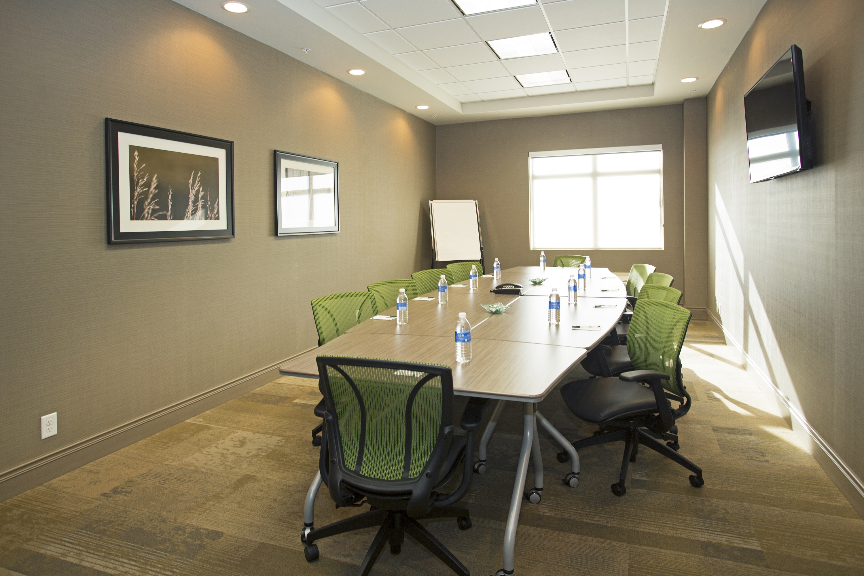 Meeting room at Wingate by Wyndham Calgary Airport in Calgary, Alberta