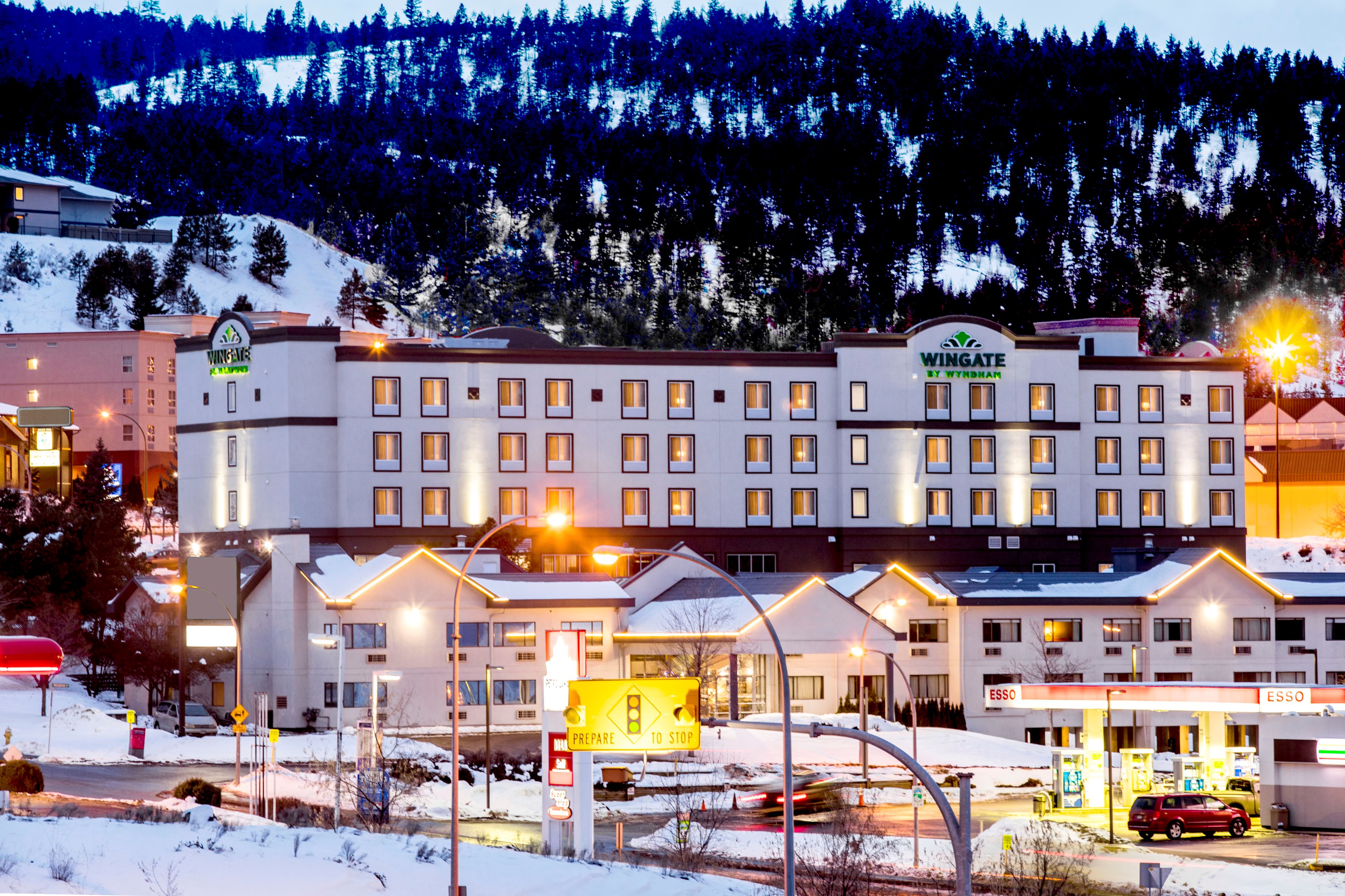 Exterior Dusk Image of Wingate by Wyndham Kamloops hotel in Kamloops, British Columbia