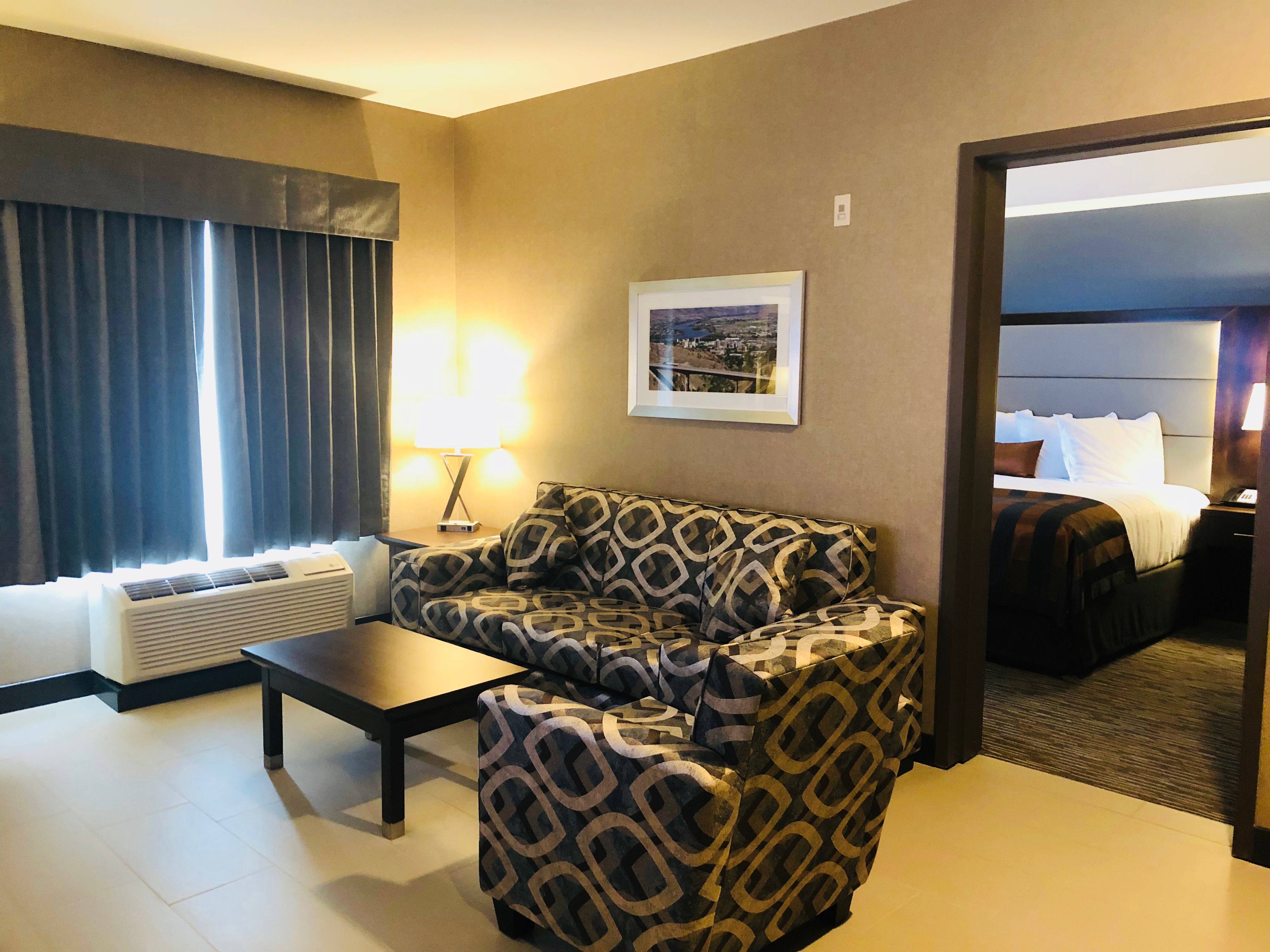 Guest room at the Wingate by Wyndham Kamloops in Kamloops, British Columbia