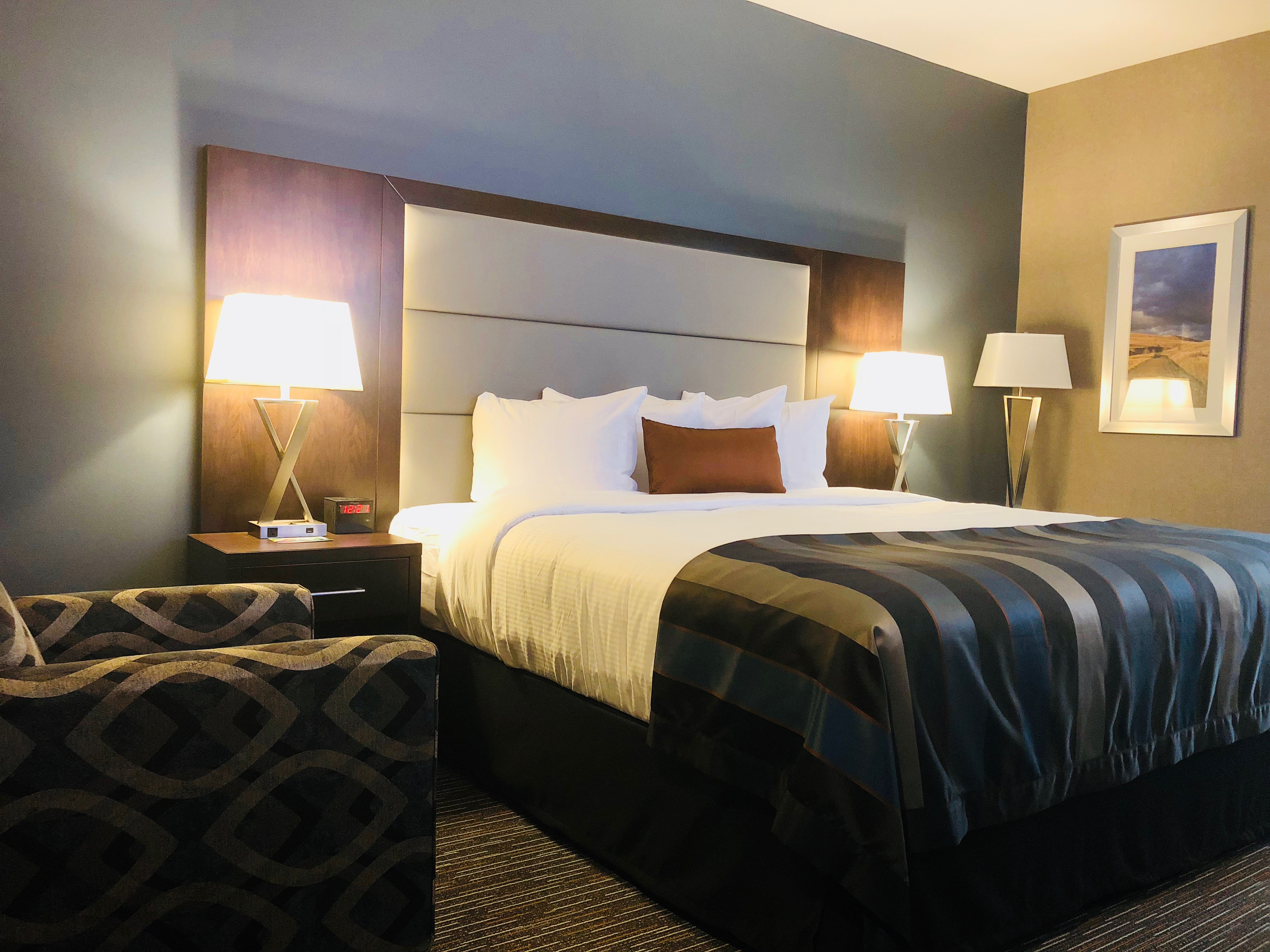 Guest room at the Wingate by Wyndham Kamloops in Kamloops, British Columbia