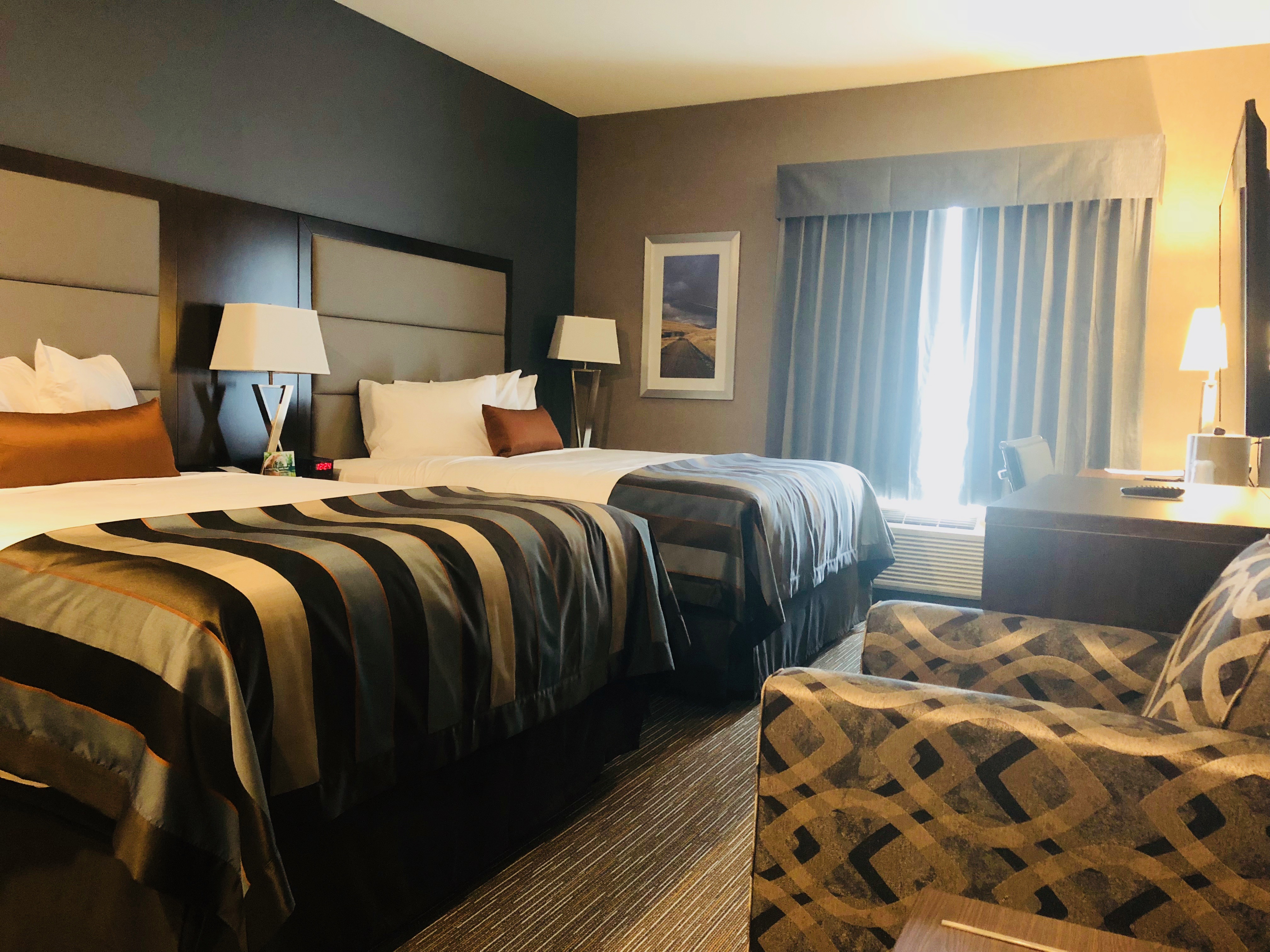 Guest room at the Wingate by Wyndham Kamloops in Kamloops, British Columbia
