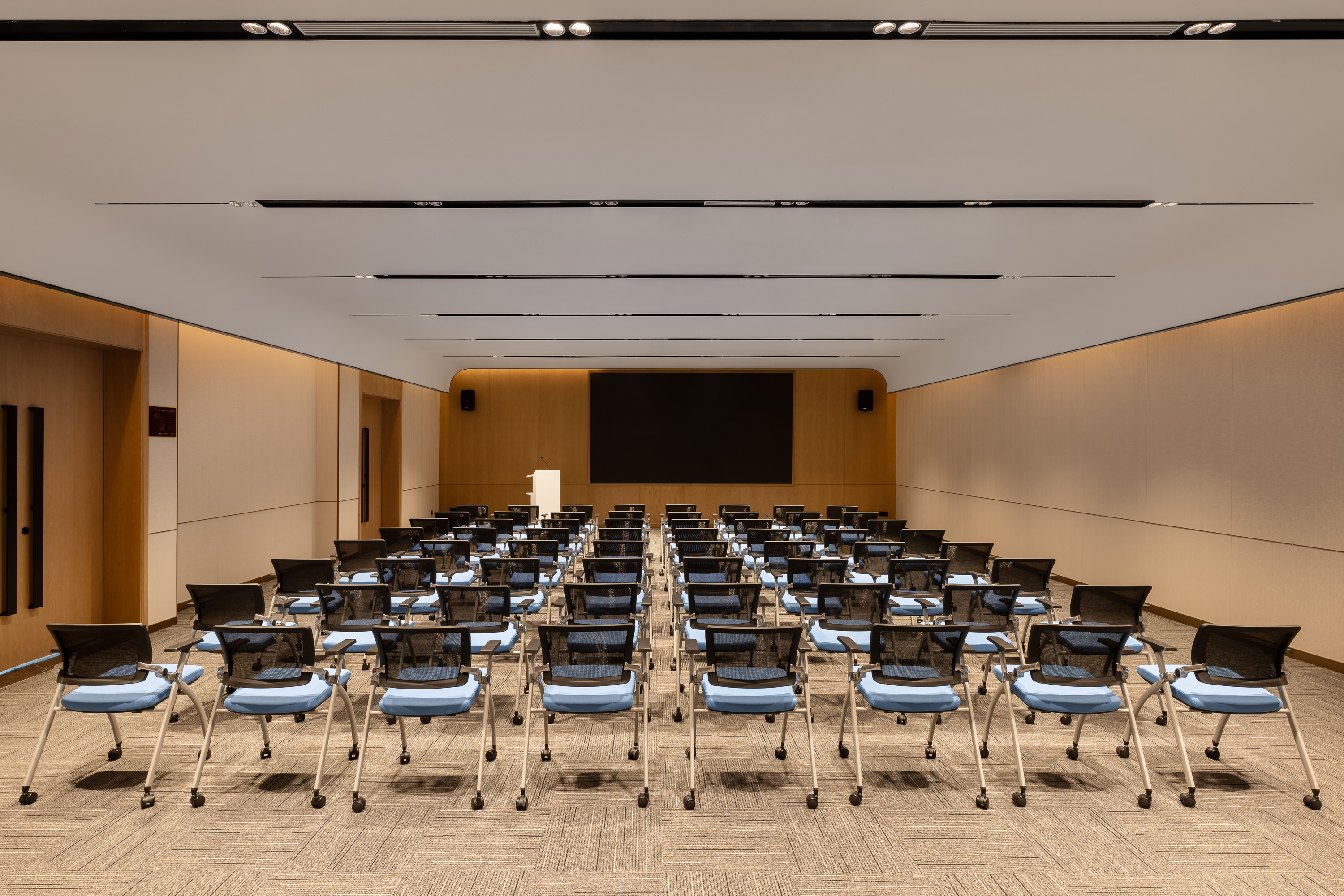 Meeting room at Wingate by Wyndham Chongqing Wushan in Chongqing, Other than US/Canada