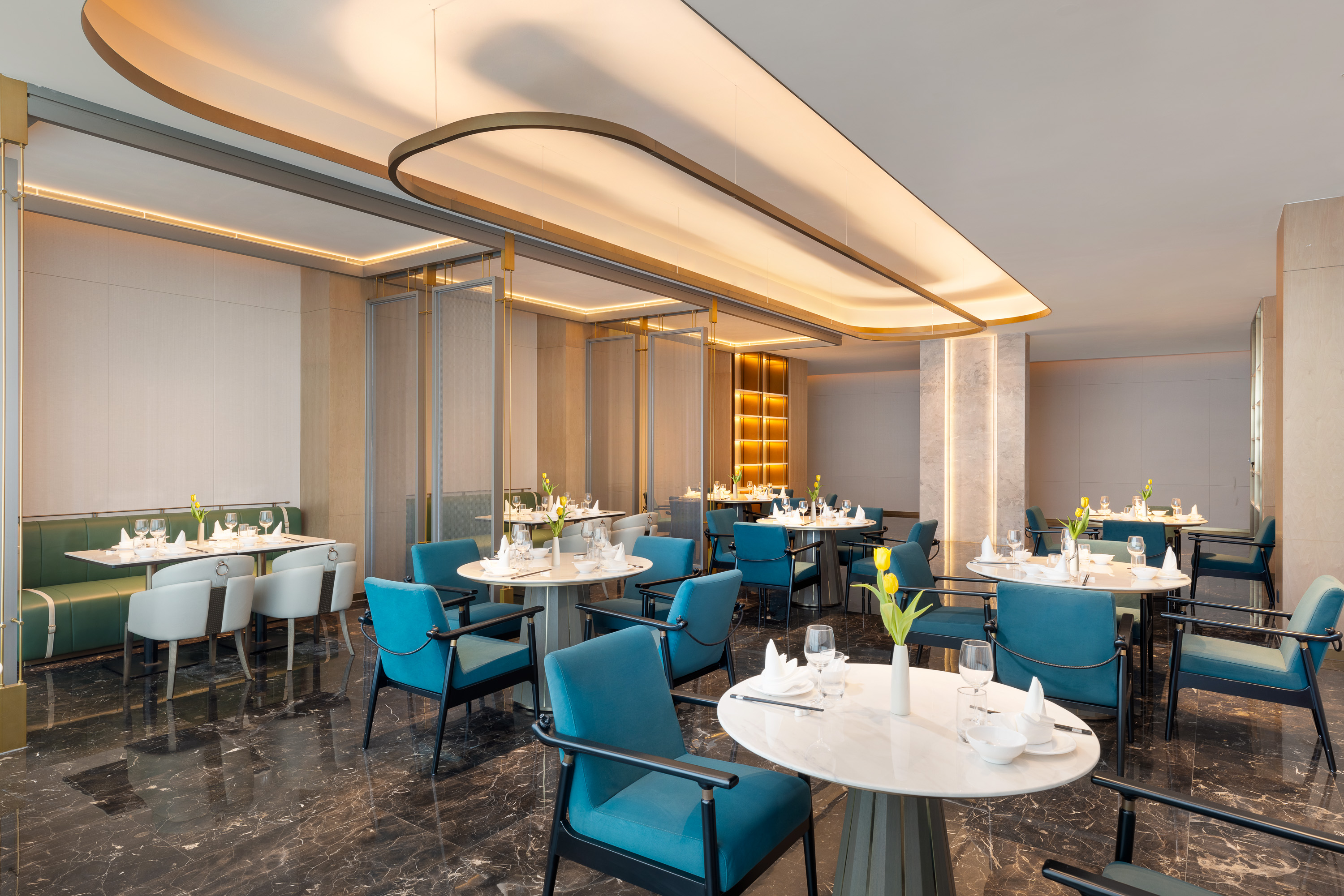 Wingate by Wyndham Chongqing Wushan restaurant breakfast area with seating in Chongqing, Other than US/Canada