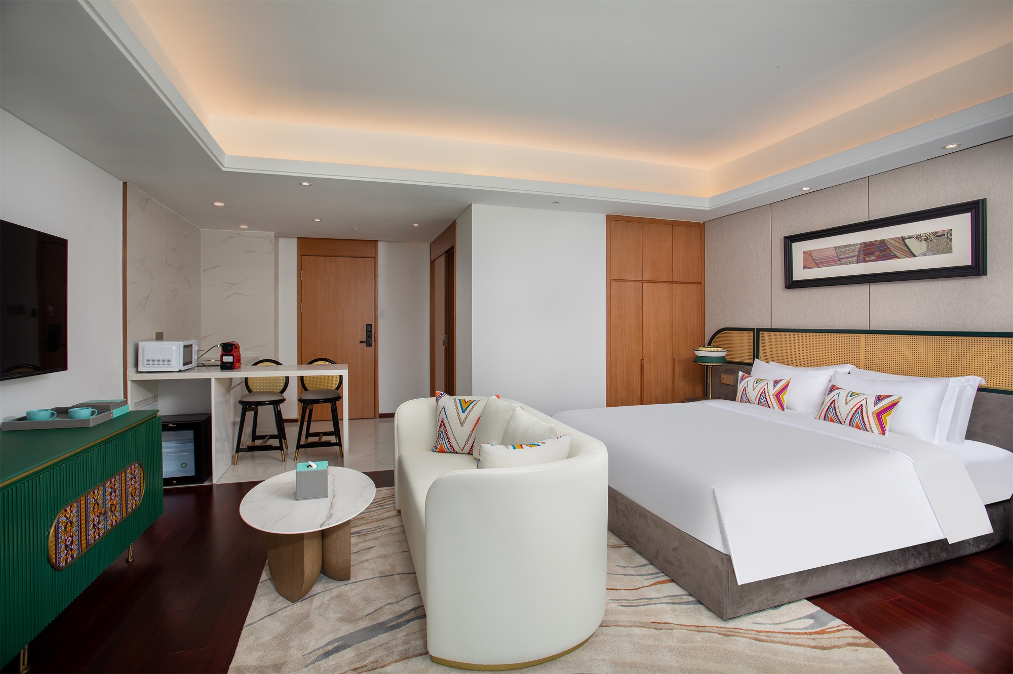 Guest room at the Wingate By Wyndham Yangshuo in Guilin, Other than US/Canada