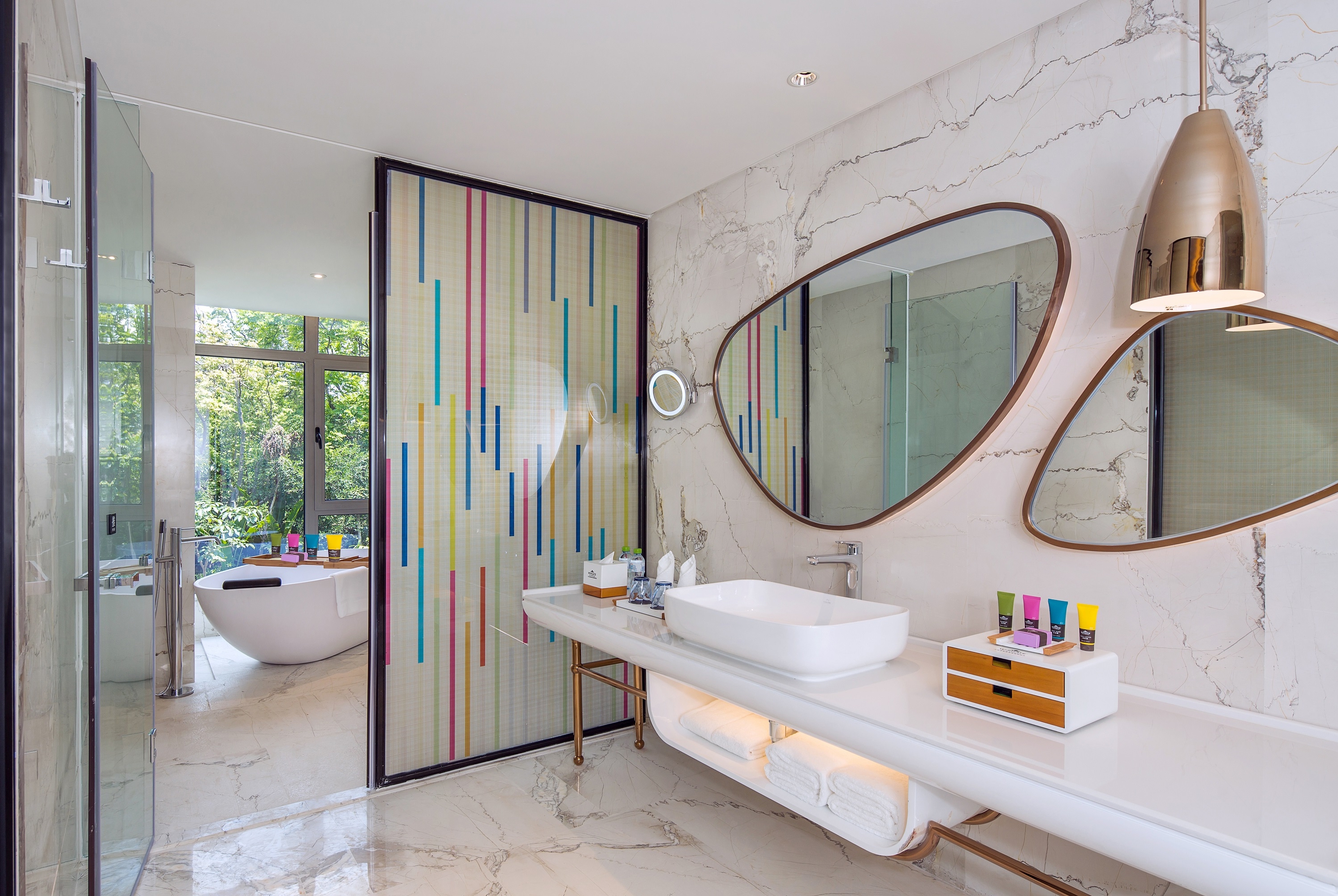 Guest room bath at the Wingate by Wyndham Sanya Luhuitou in Sanya, Other than US/Canada