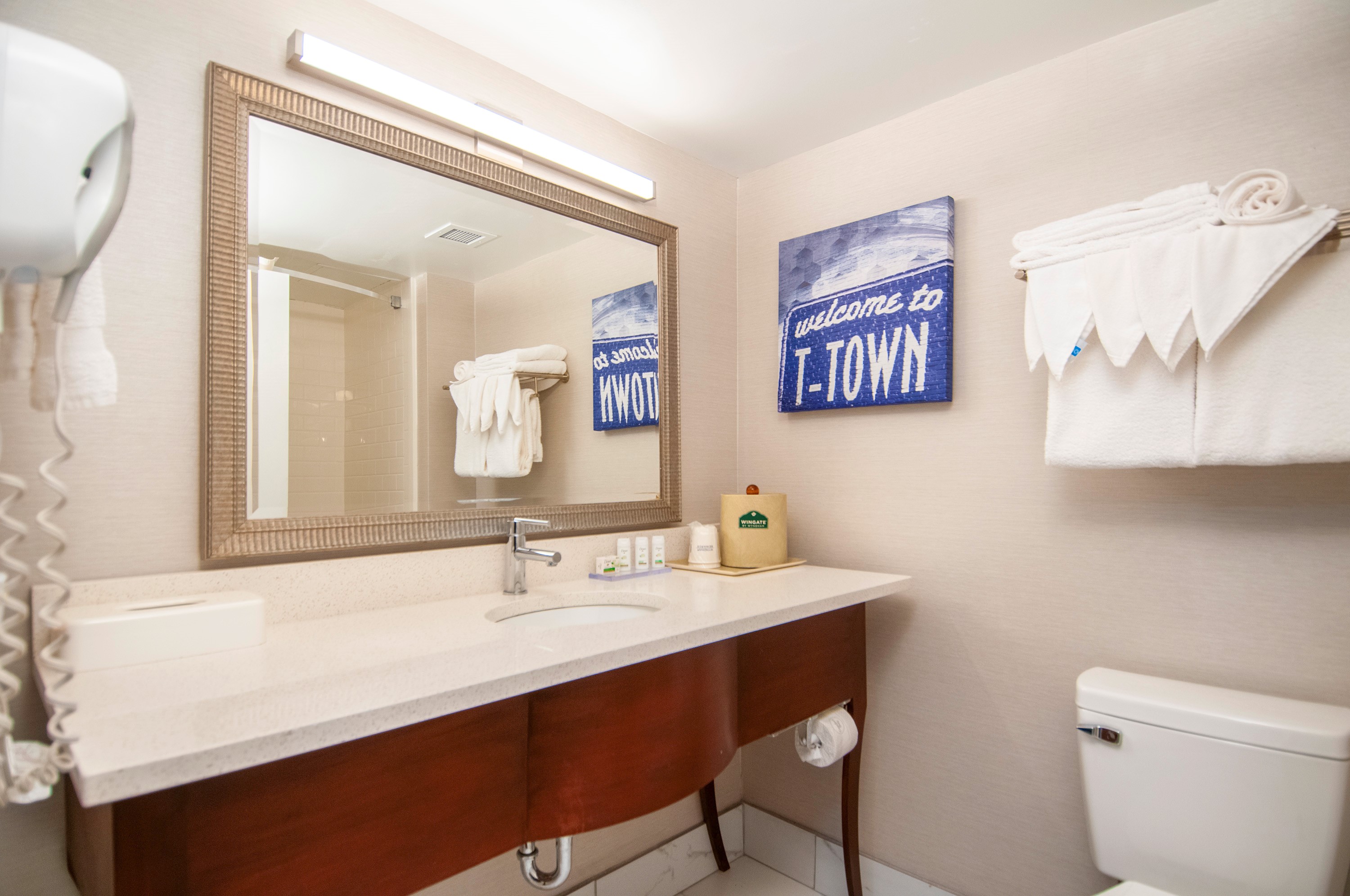 Guest room at the Wingate by Wyndham Tuscaloosa in Tuscaloosa, Alabama