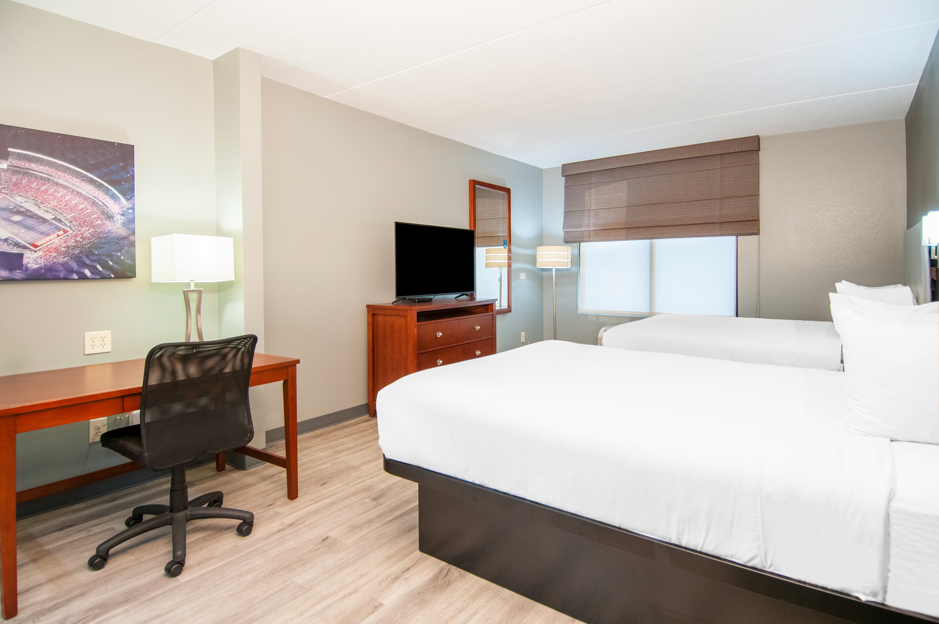 Guest room at the Wingate by Wyndham Tuscaloosa in Tuscaloosa, Alabama