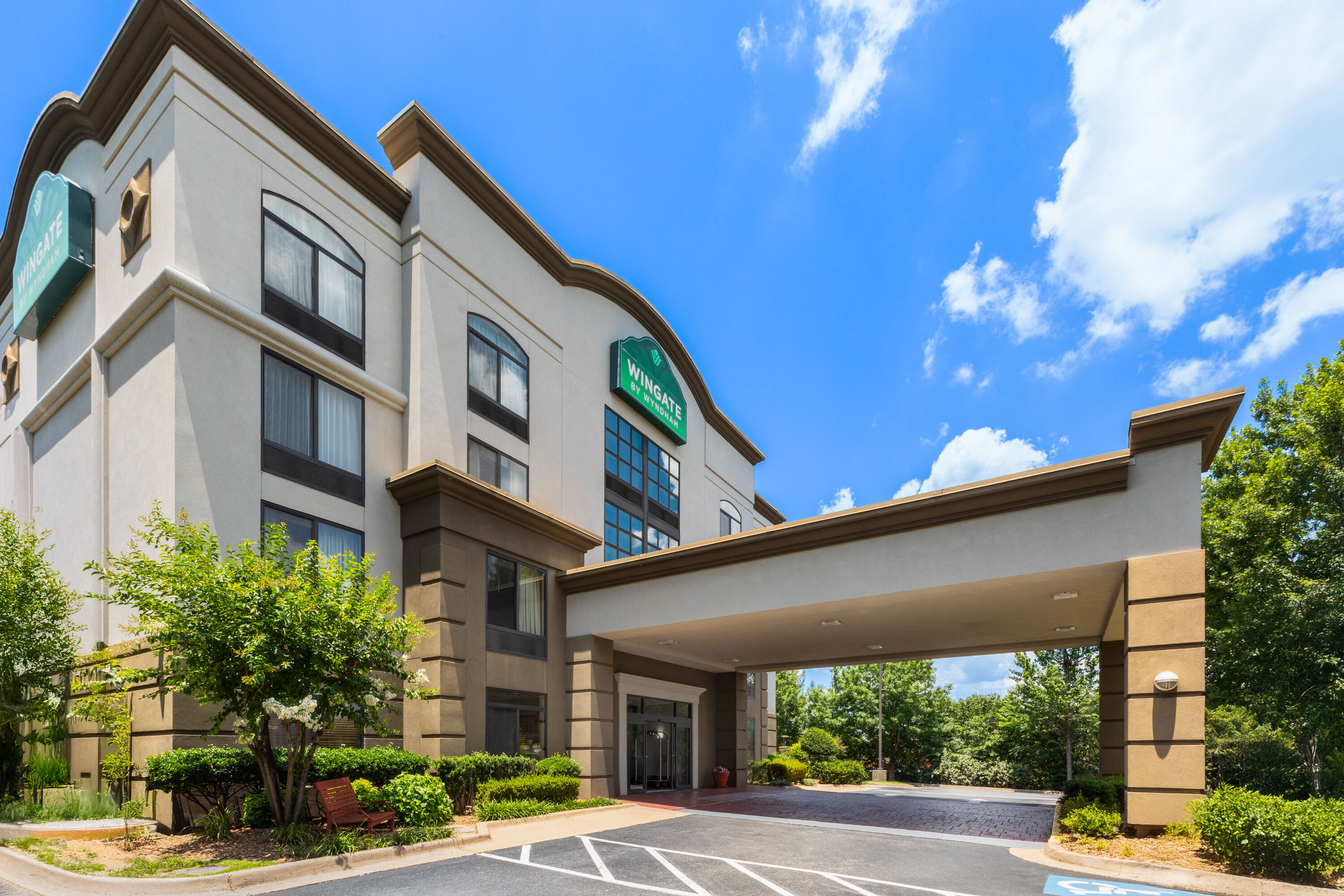 Exterior Day Image of Wingate by Wyndham Little Rock hotel in Little Rock, Arkansas