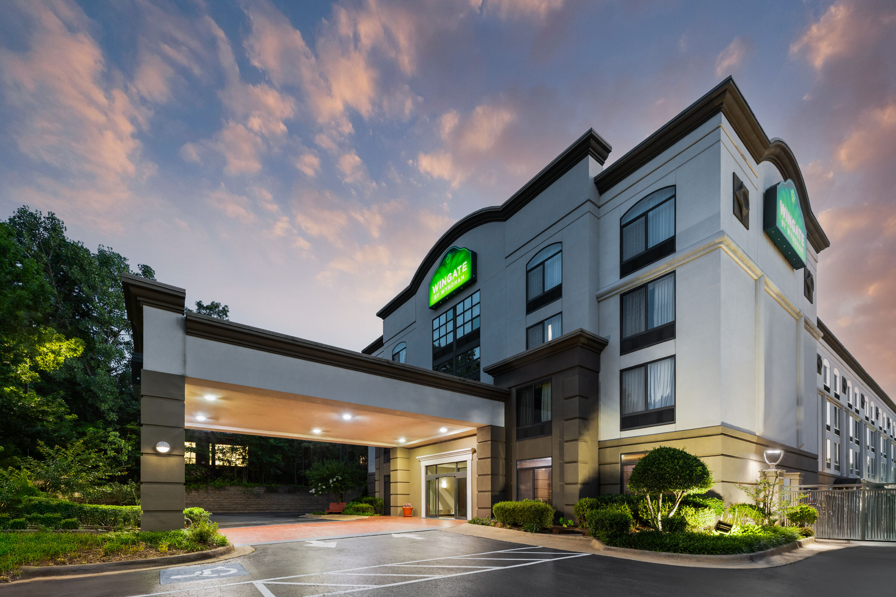 Exterior Dusk Image of Wingate by Wyndham Little Rock hotel in Little Rock, Arkansas