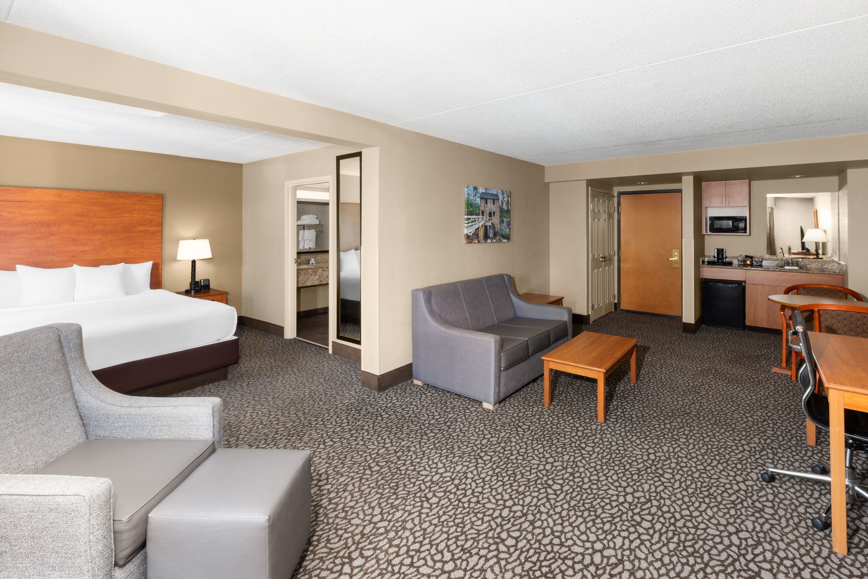 Wingate by Wyndham Little Rock suite in Little Rock, Arkansas