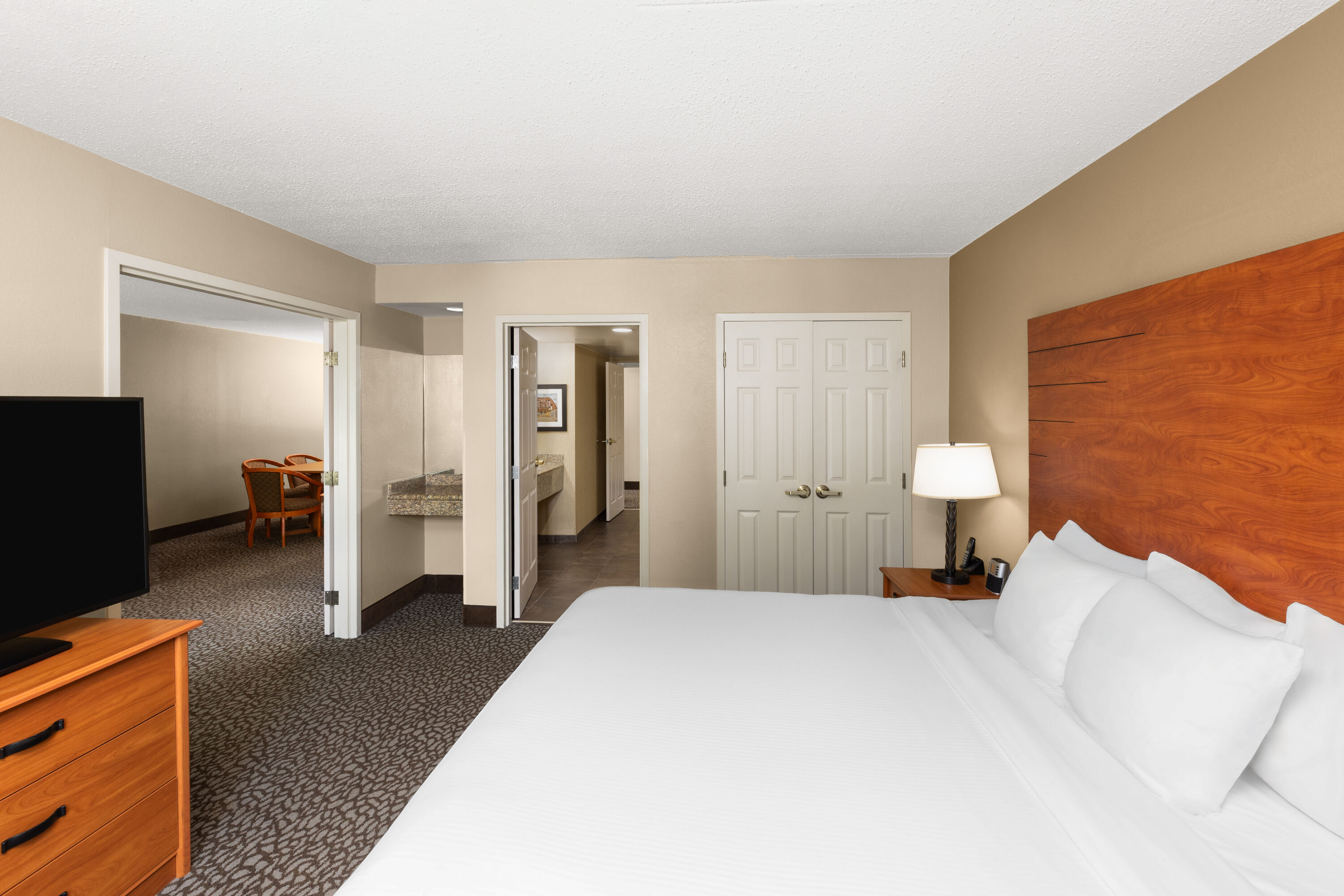 Wingate by Wyndham Little Rock suite in Little Rock, Arkansas