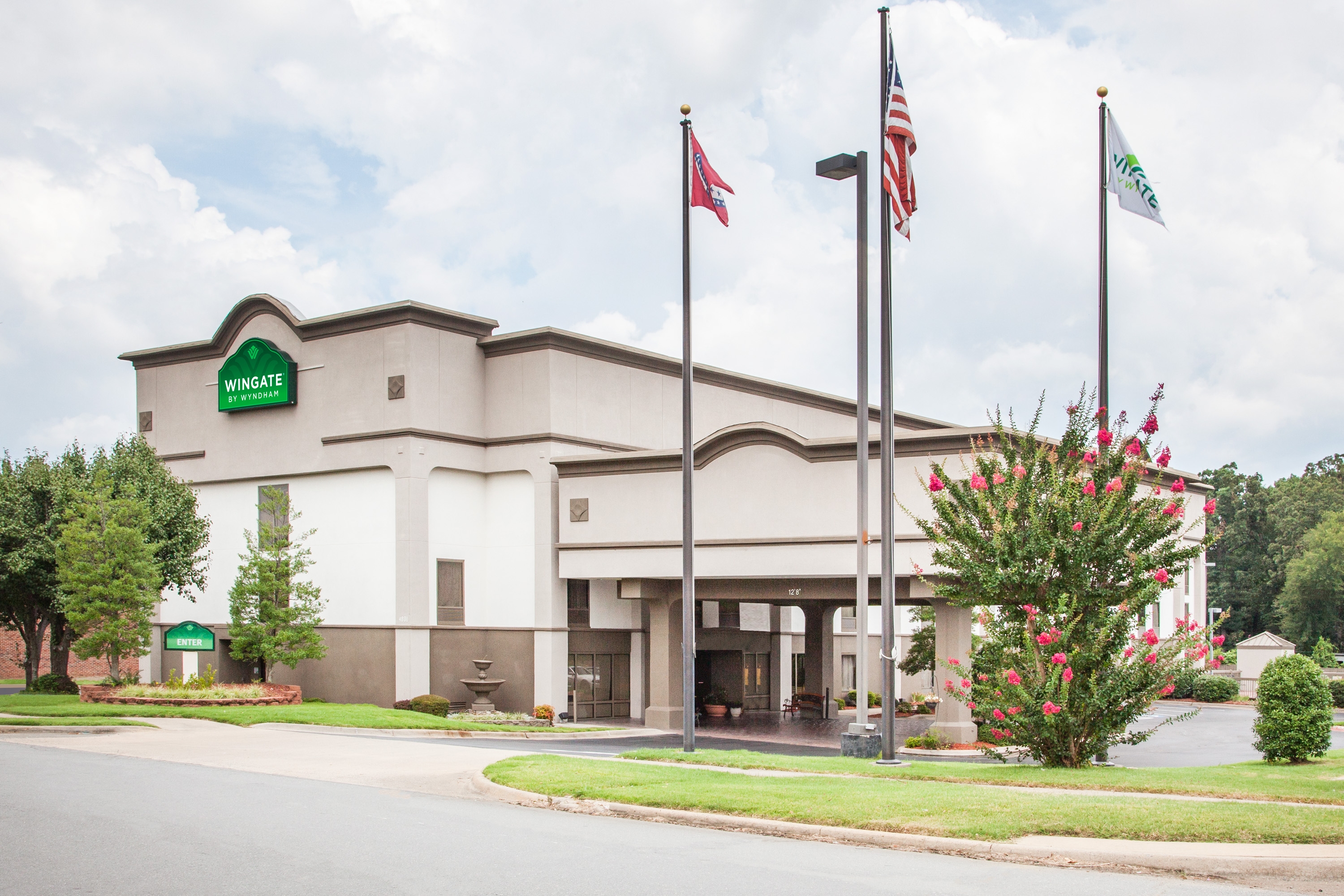 Exterior of Wingate by Wyndham North Little Rock hotel in North Little Rock, Arkansas