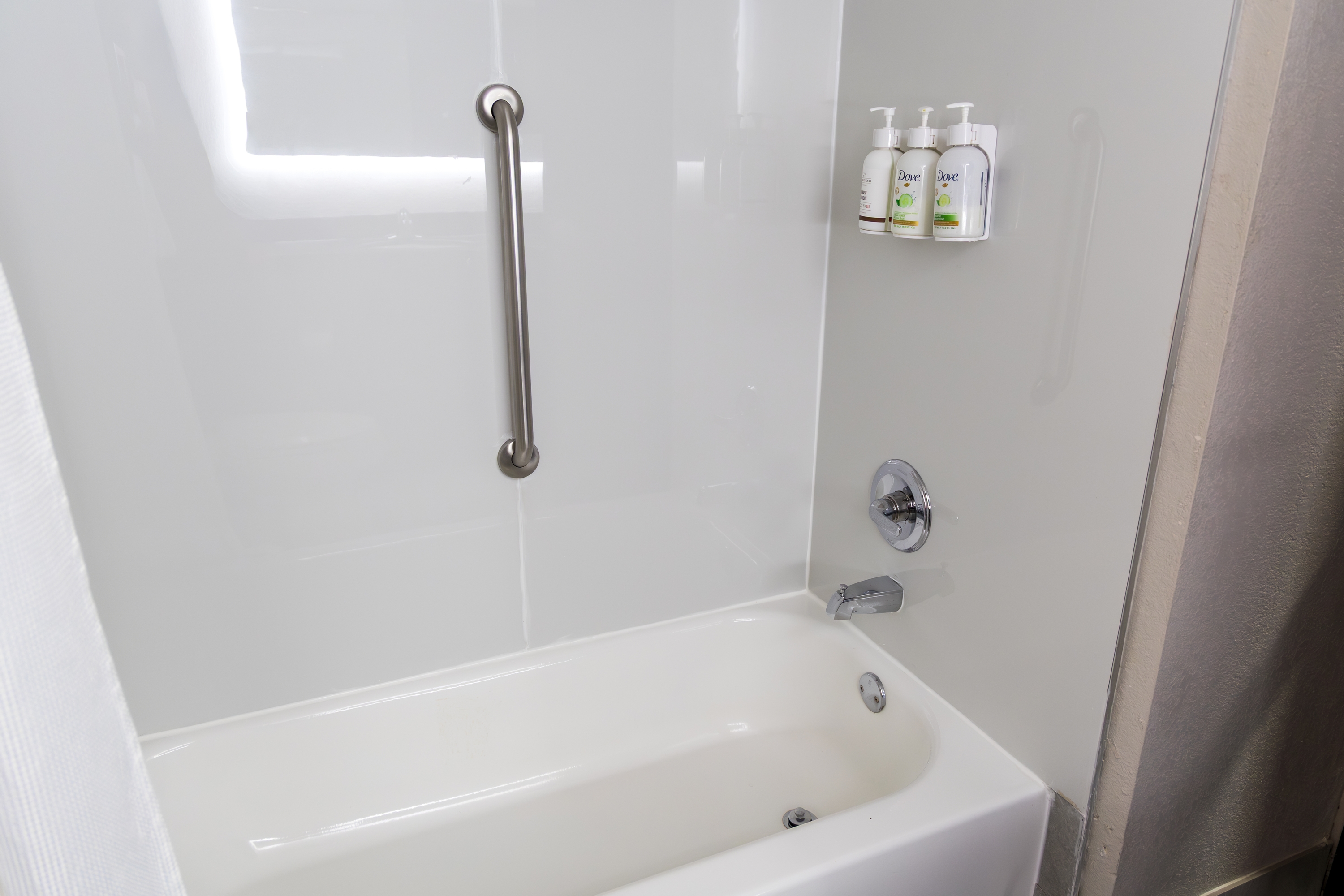 Guest room bath at the Wingate by Wyndham North Little Rock in North Little Rock, Arkansas