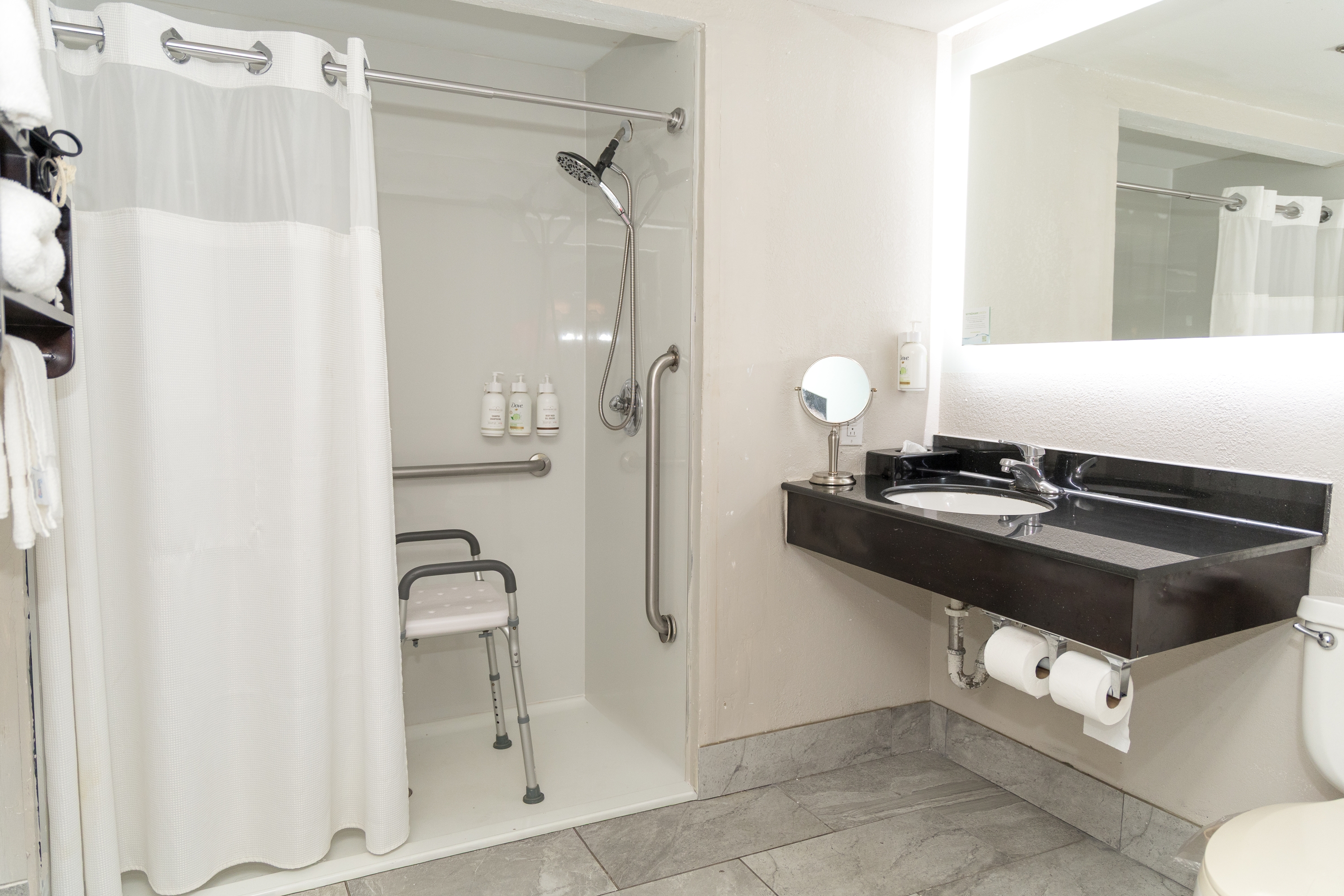 Guest room bath at the Wingate by Wyndham North Little Rock in North Little Rock, Arkansas