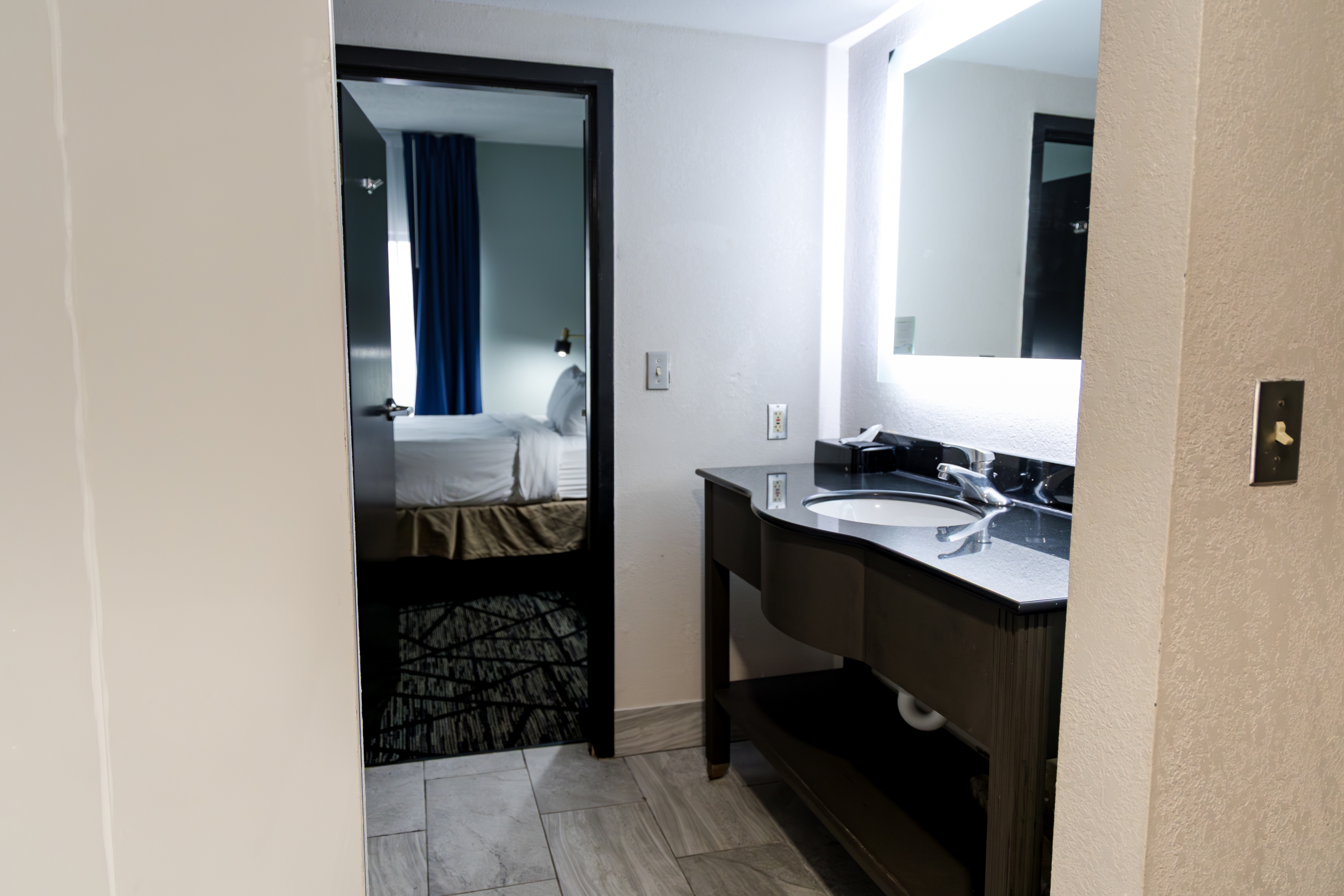 Guest room bath at the Wingate by Wyndham North Little Rock in North Little Rock, Arkansas