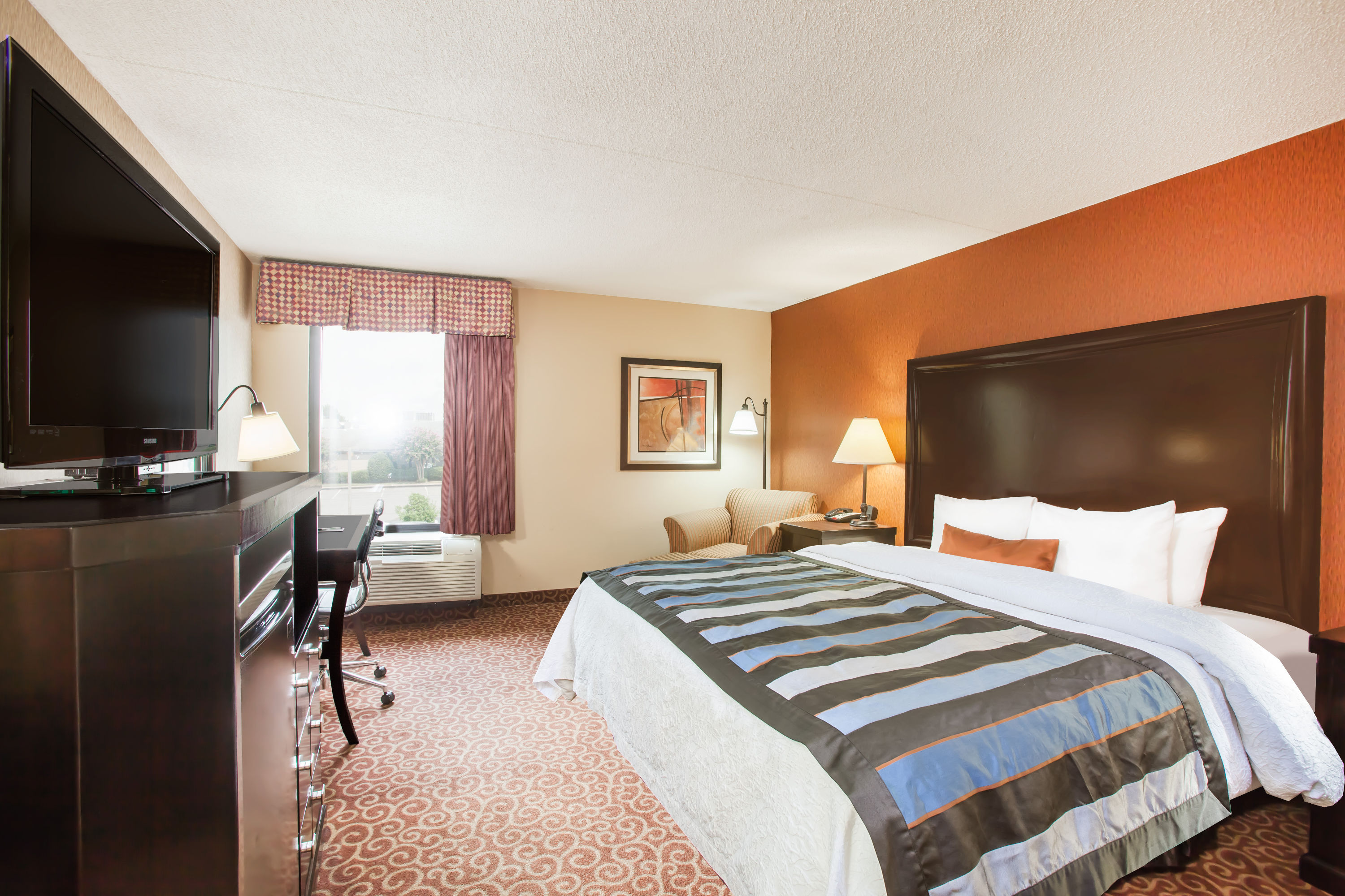 Guest room at the Wingate by Wyndham North Little Rock in North Little Rock, Arkansas