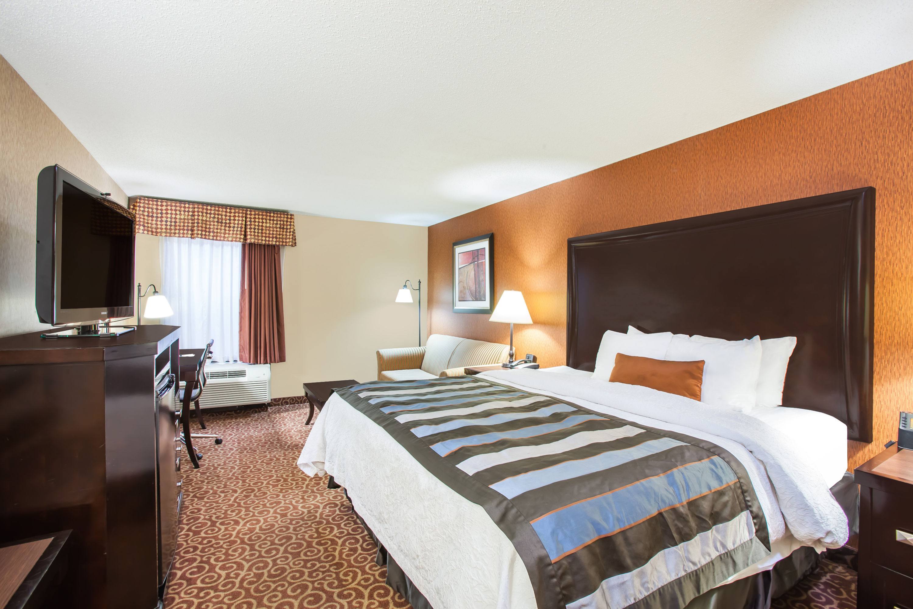Guest room at the Wingate by Wyndham North Little Rock in North Little Rock, Arkansas