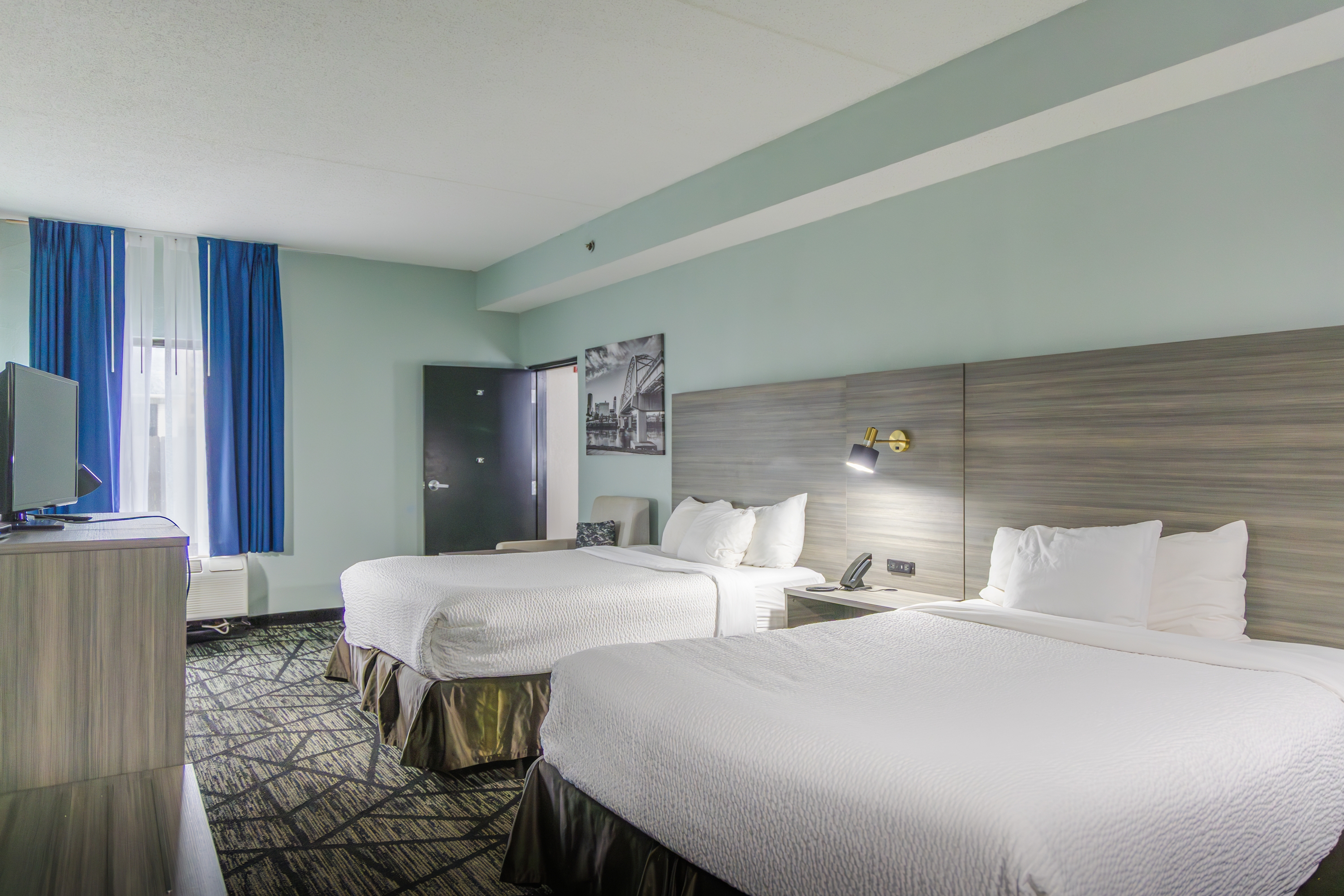 Guest room at the Wingate by Wyndham North Little Rock in North Little Rock, Arkansas