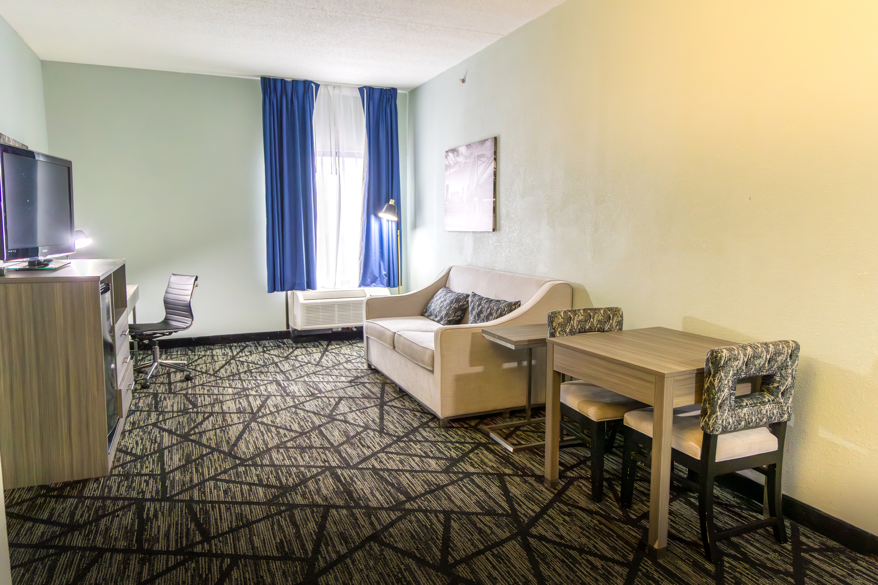 Guest room at the Wingate by Wyndham North Little Rock in North Little Rock, Arkansas