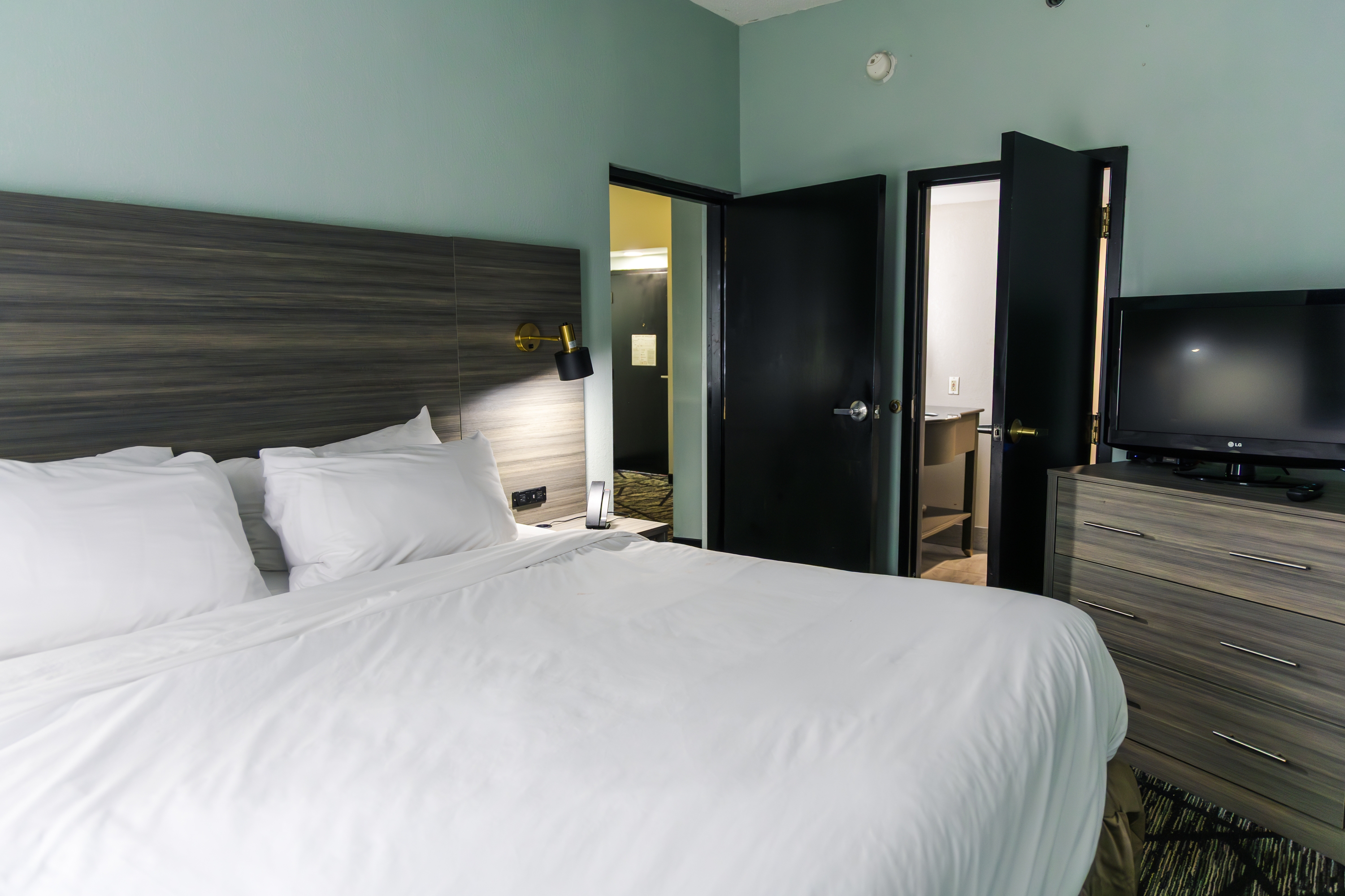 Guest room at the Wingate by Wyndham North Little Rock in North Little Rock, Arkansas