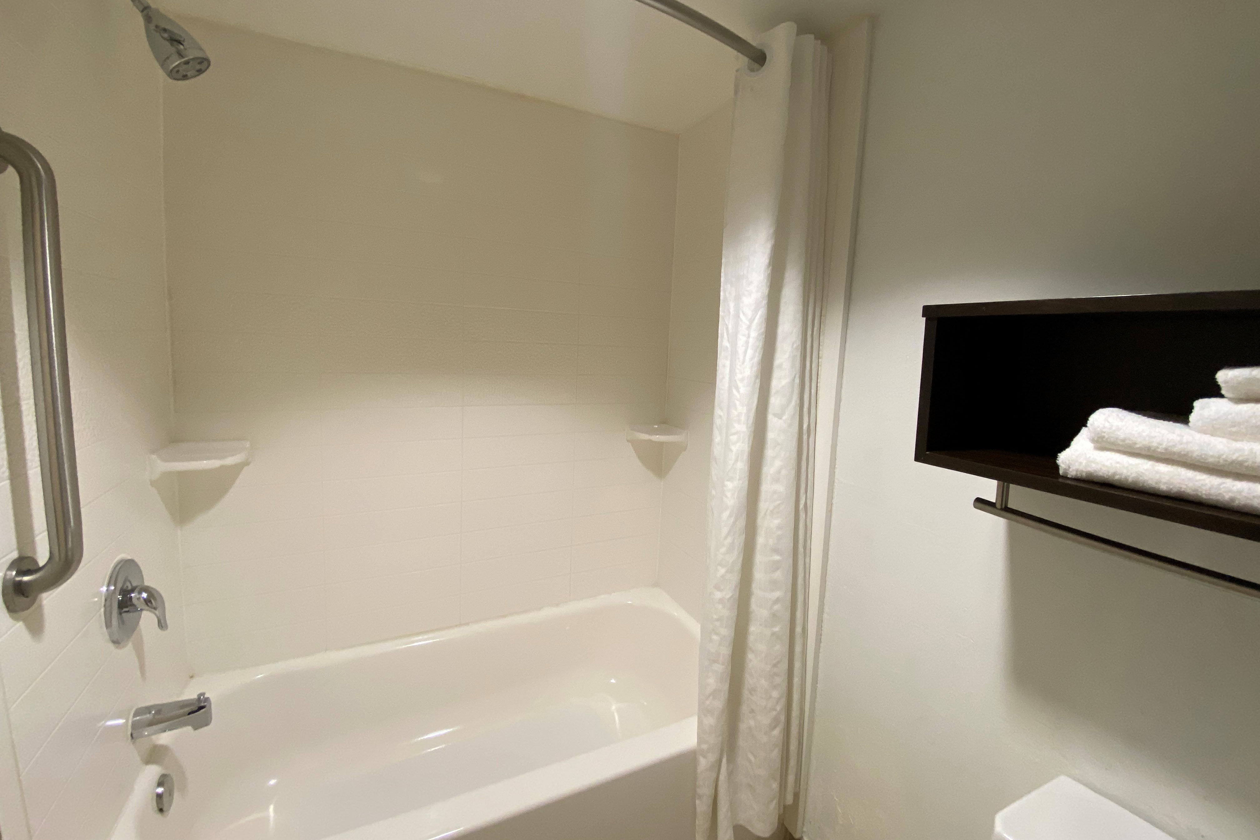 Guest room bath at the Wingate by Wyndham Chandler/Phoenix in Chandler, Arizona