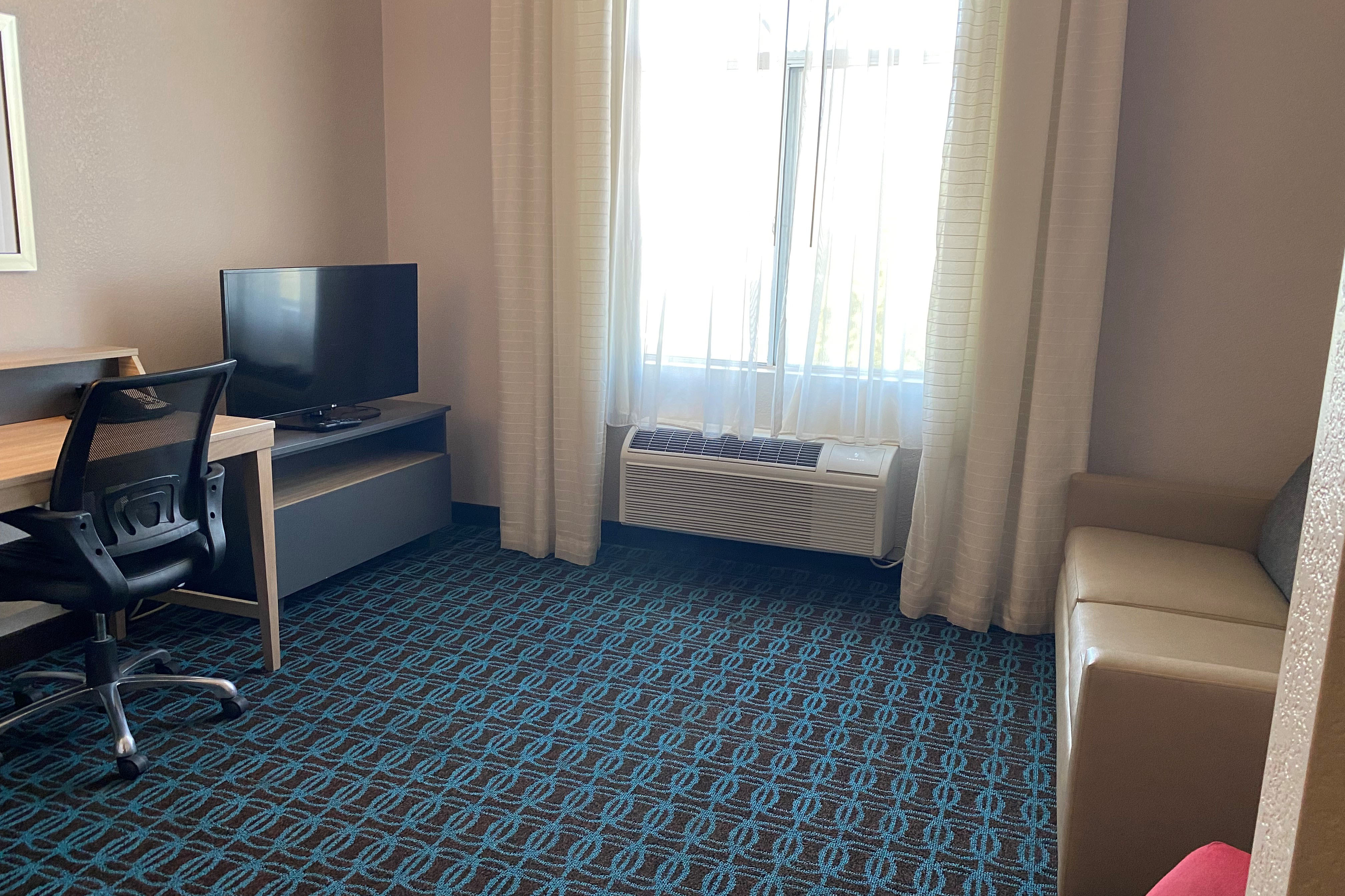 Guest room at the Wingate by Wyndham Chandler/Phoenix in Chandler, Arizona