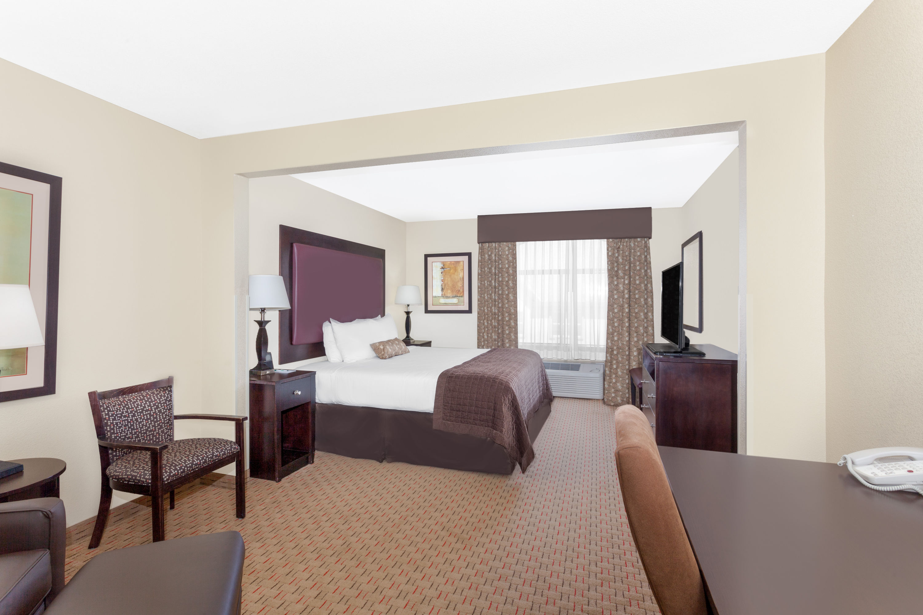 Guest room at the Wingate by Wyndham Yuma in Yuma, Arizona