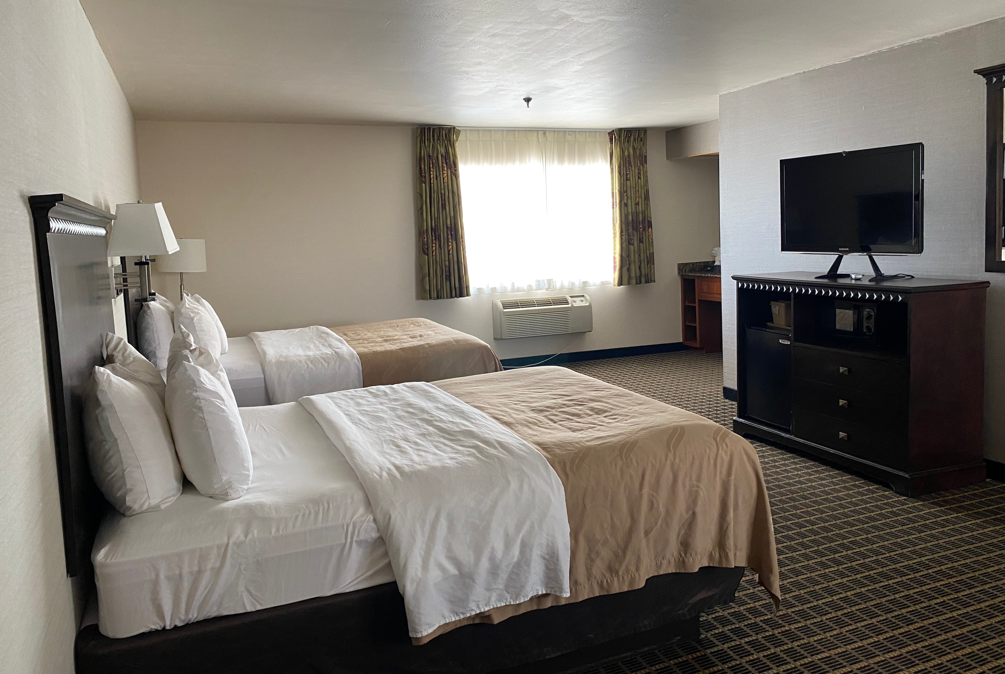 Guest room at the Wingate by Wyndham Gunnison Near Western Colorado University in Gunnison, Colorado