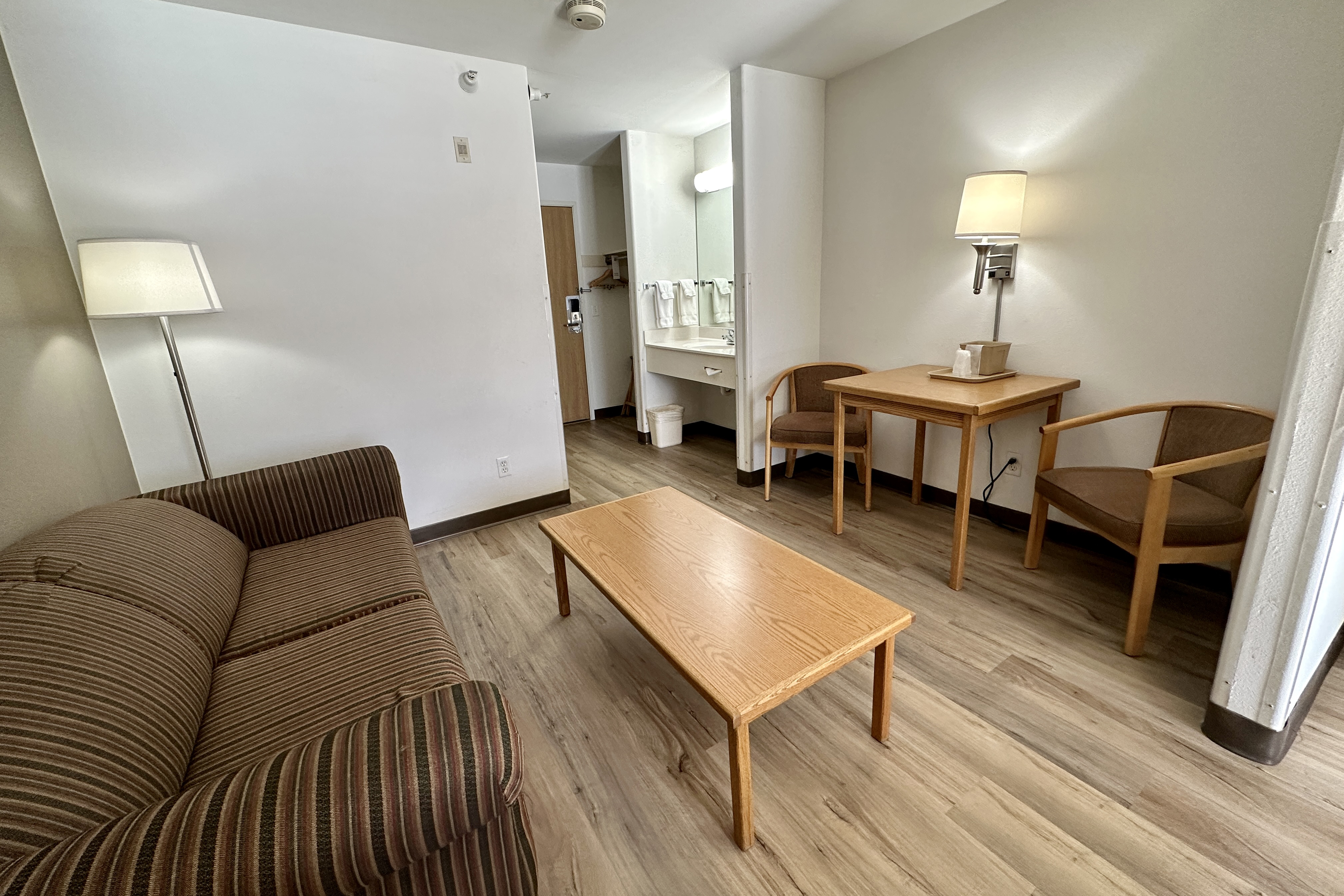 Guest room at the Wingate by Wyndham New Castle - Glenwood Springs in New Castle, Colorado