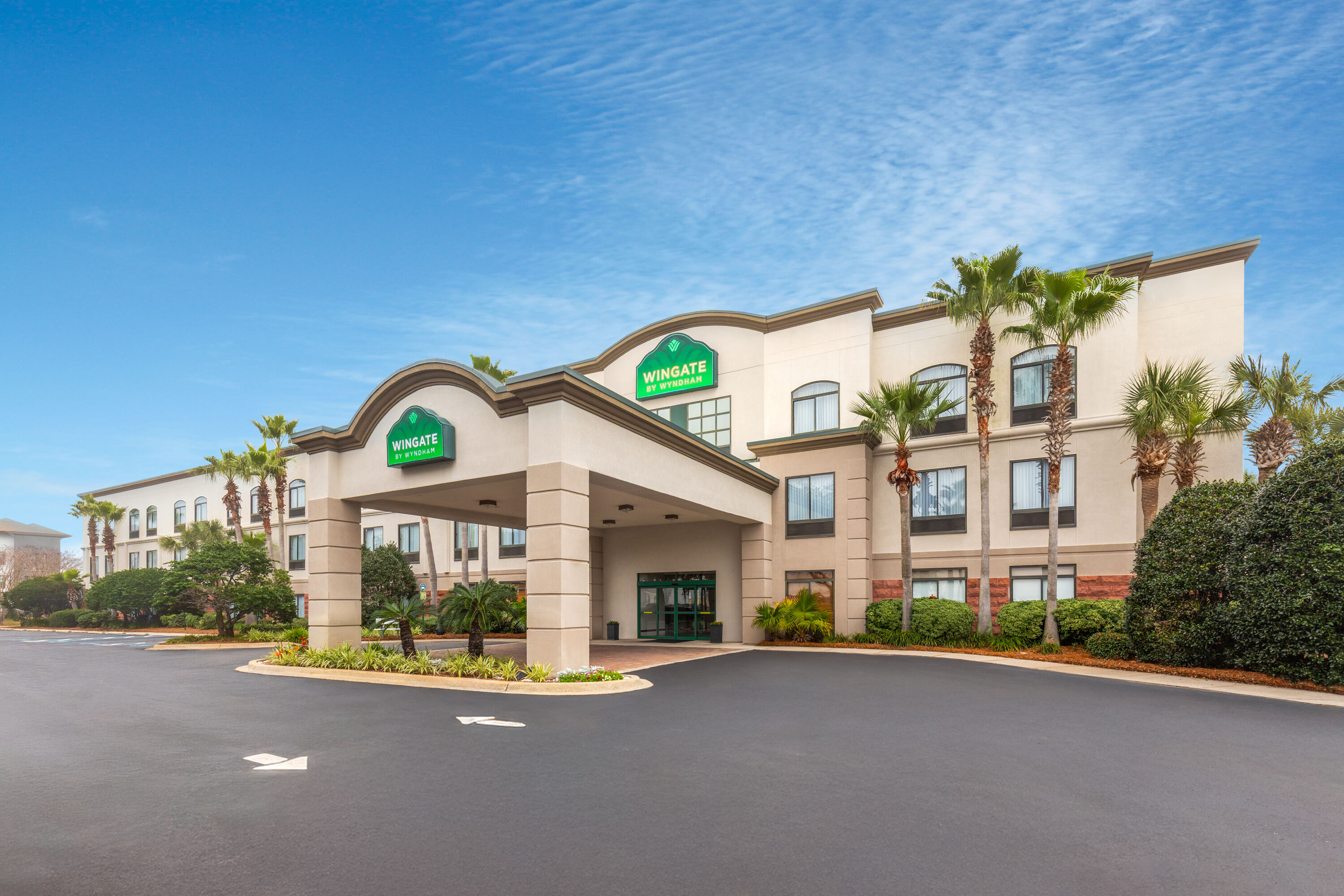 Exterior Day Image of Wingate by Wyndham Destin hotel in Destin, Florida