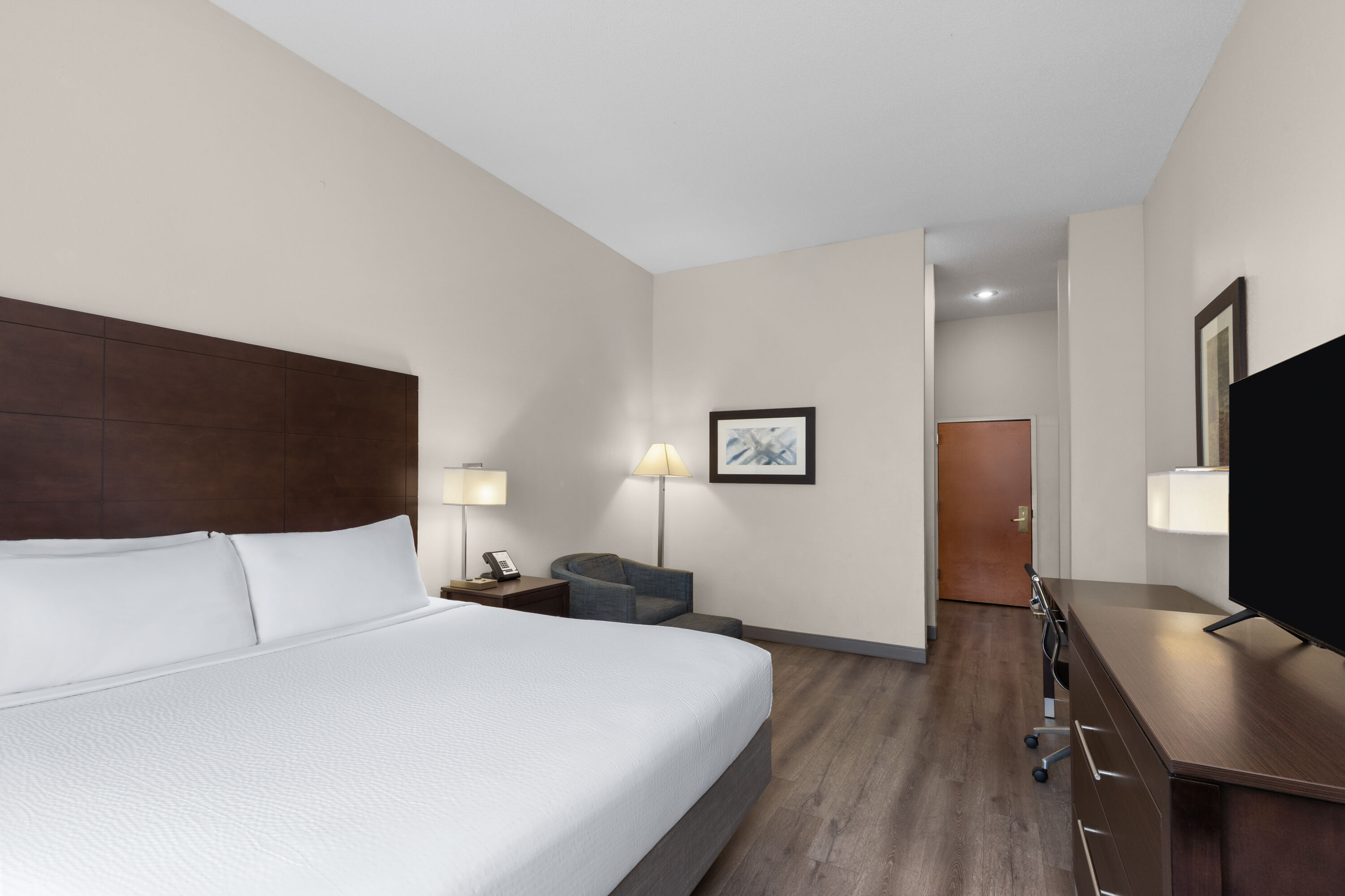 Guest room at the Wingate by Wyndham Destin in Destin, Florida