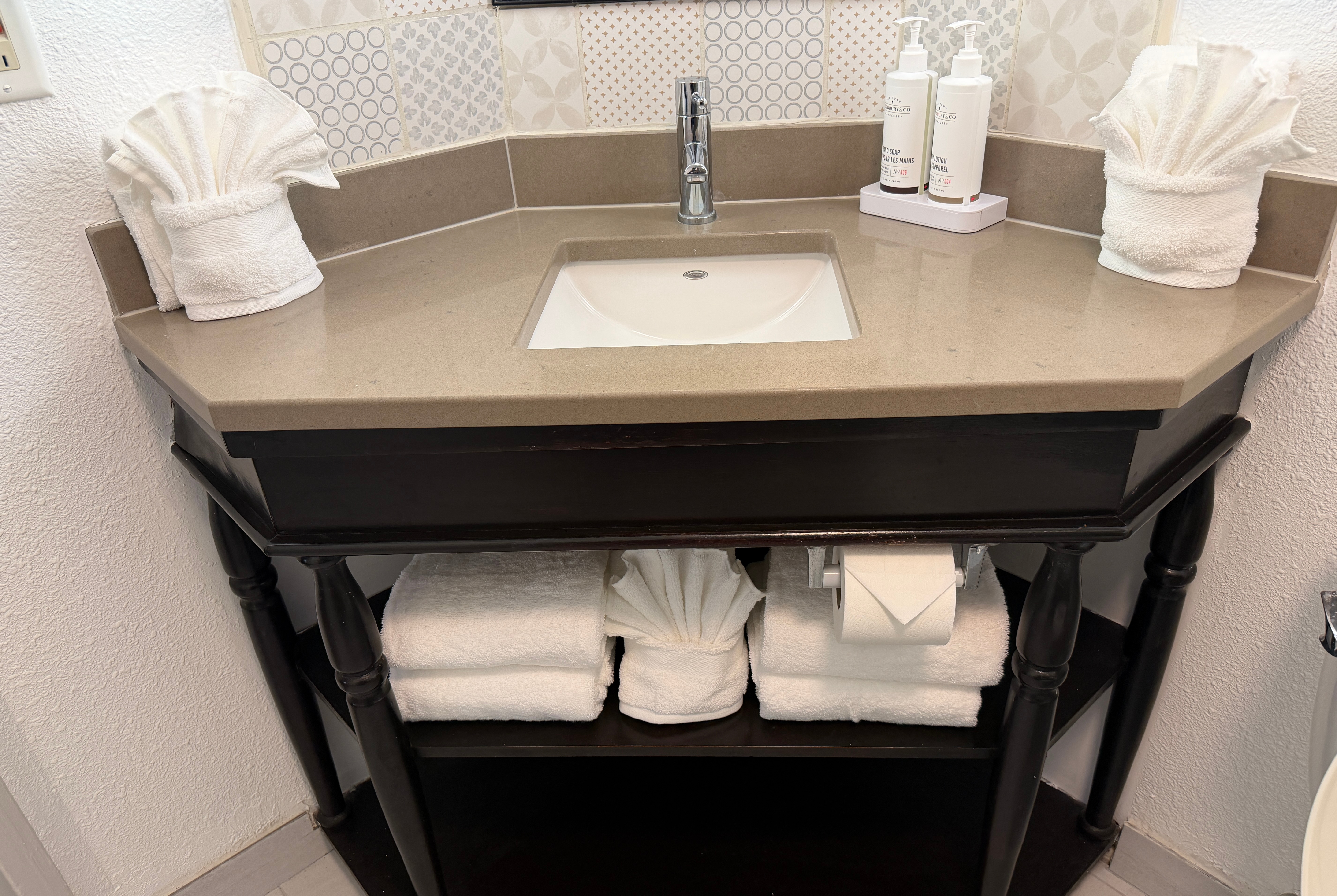 Guest room bath at the Wingate by Wyndham Jacksonville FL in Jacksonville, Florida