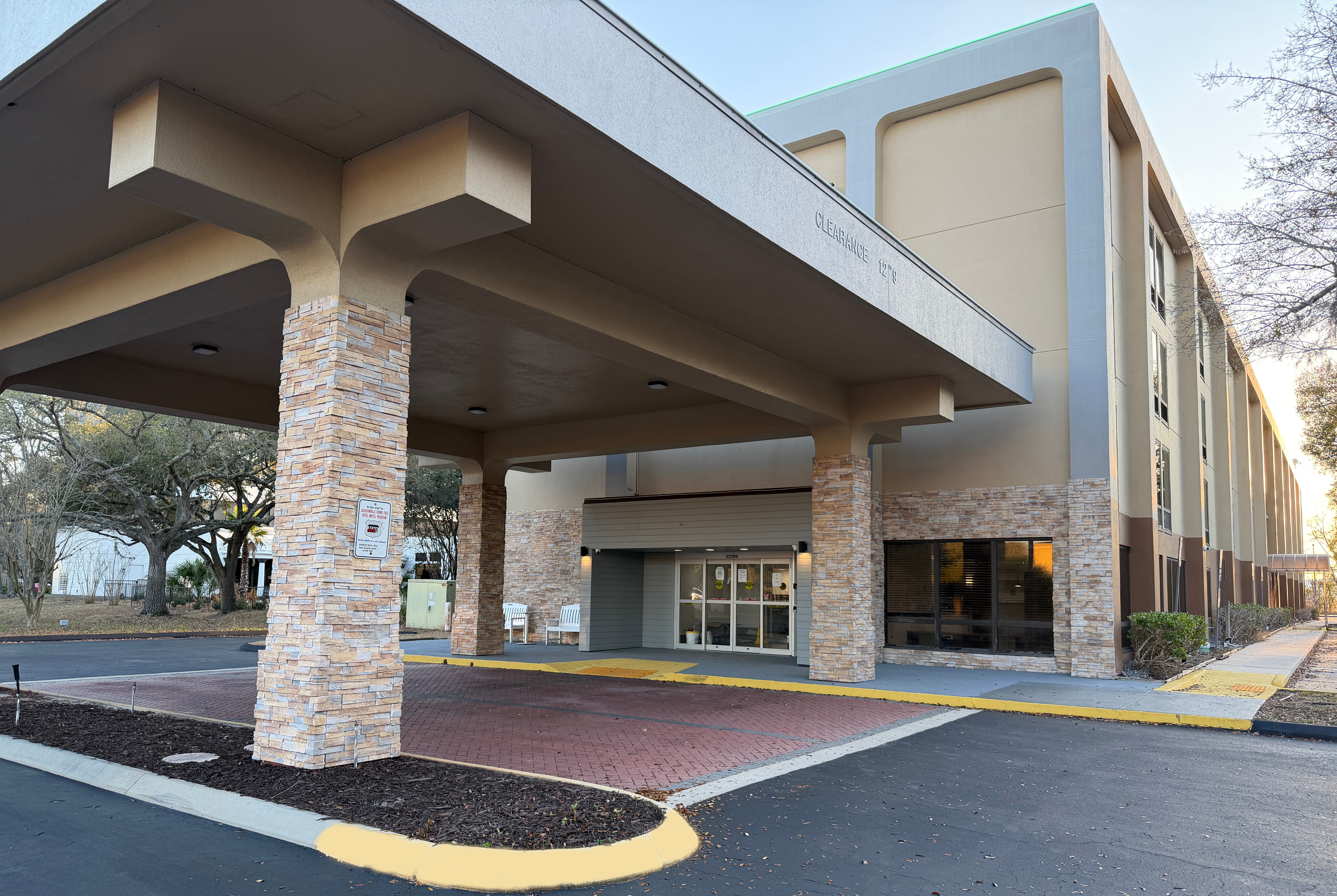 Exterior of Wingate by Wyndham Jacksonville FL hotel in Jacksonville, Florida