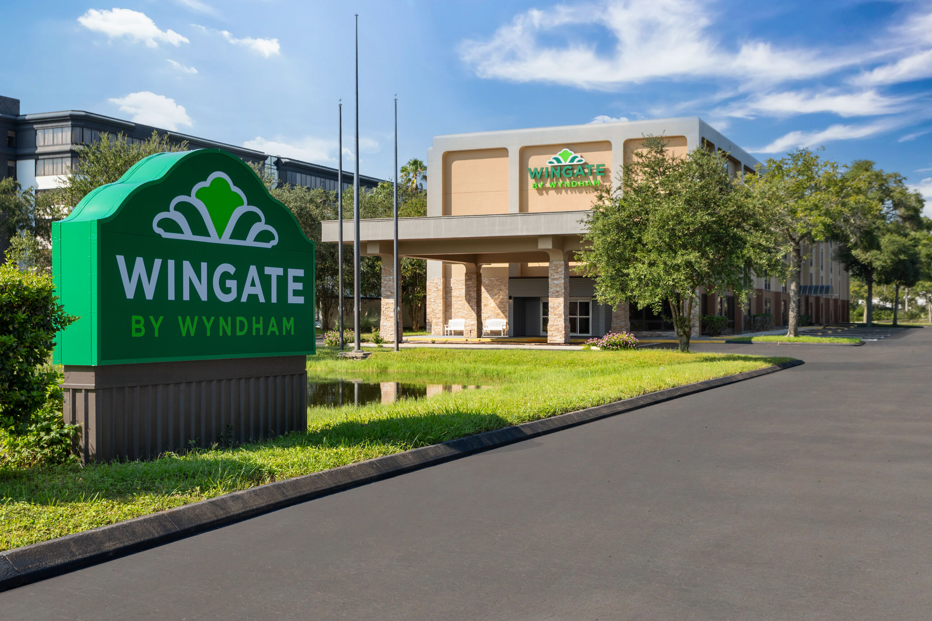 Exterior Day Image of Wingate by Wyndham Jacksonville FL hotel in Jacksonville, Florida
