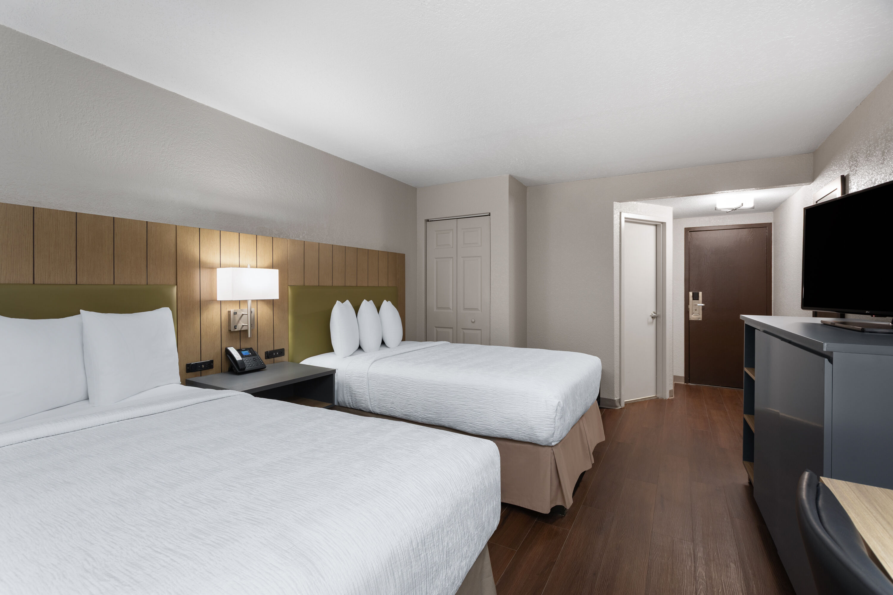 Guest room at the Wingate by Wyndham Jacksonville FL in Jacksonville, Florida