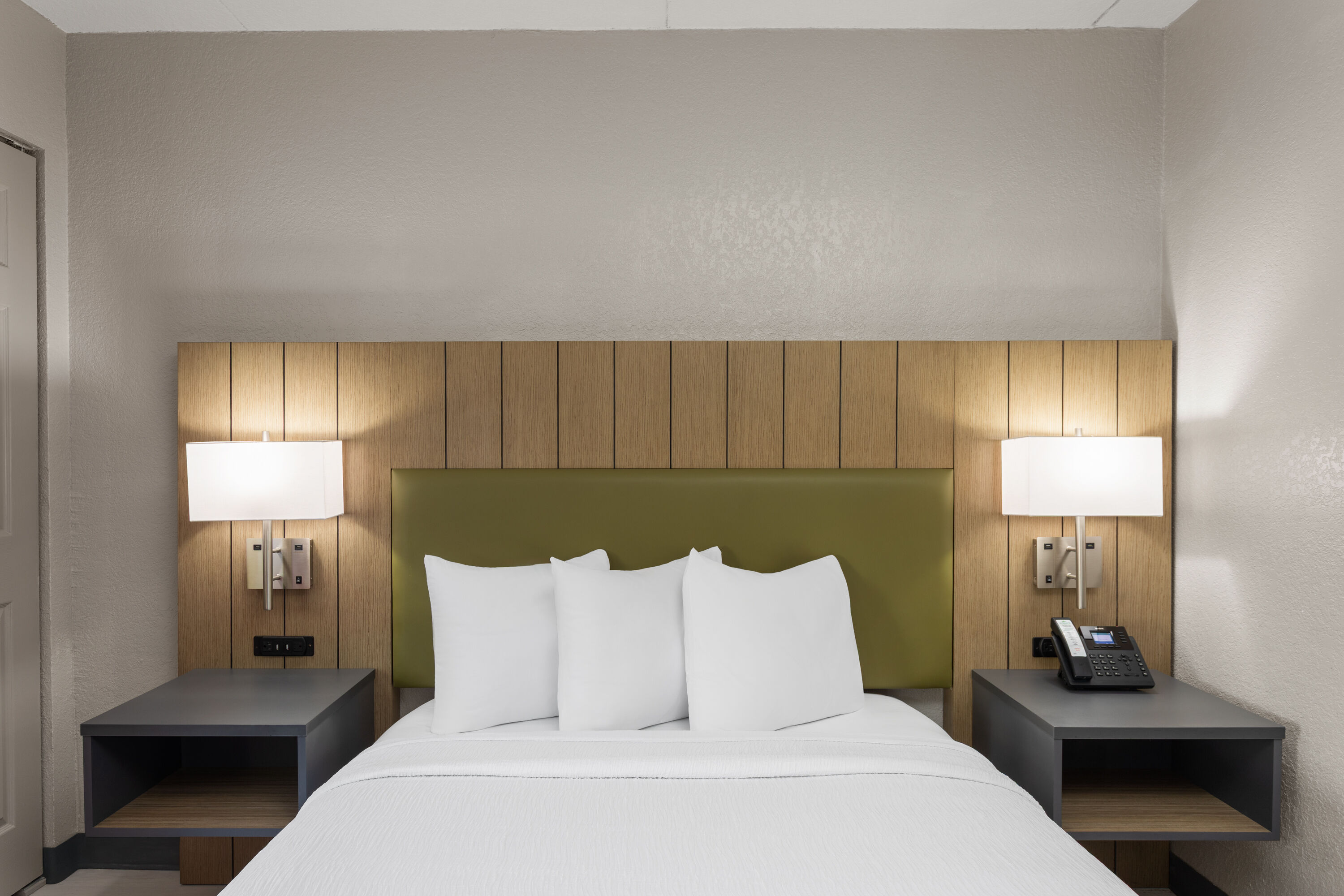 Guest room at the Wingate by Wyndham Jacksonville FL in Jacksonville, Florida