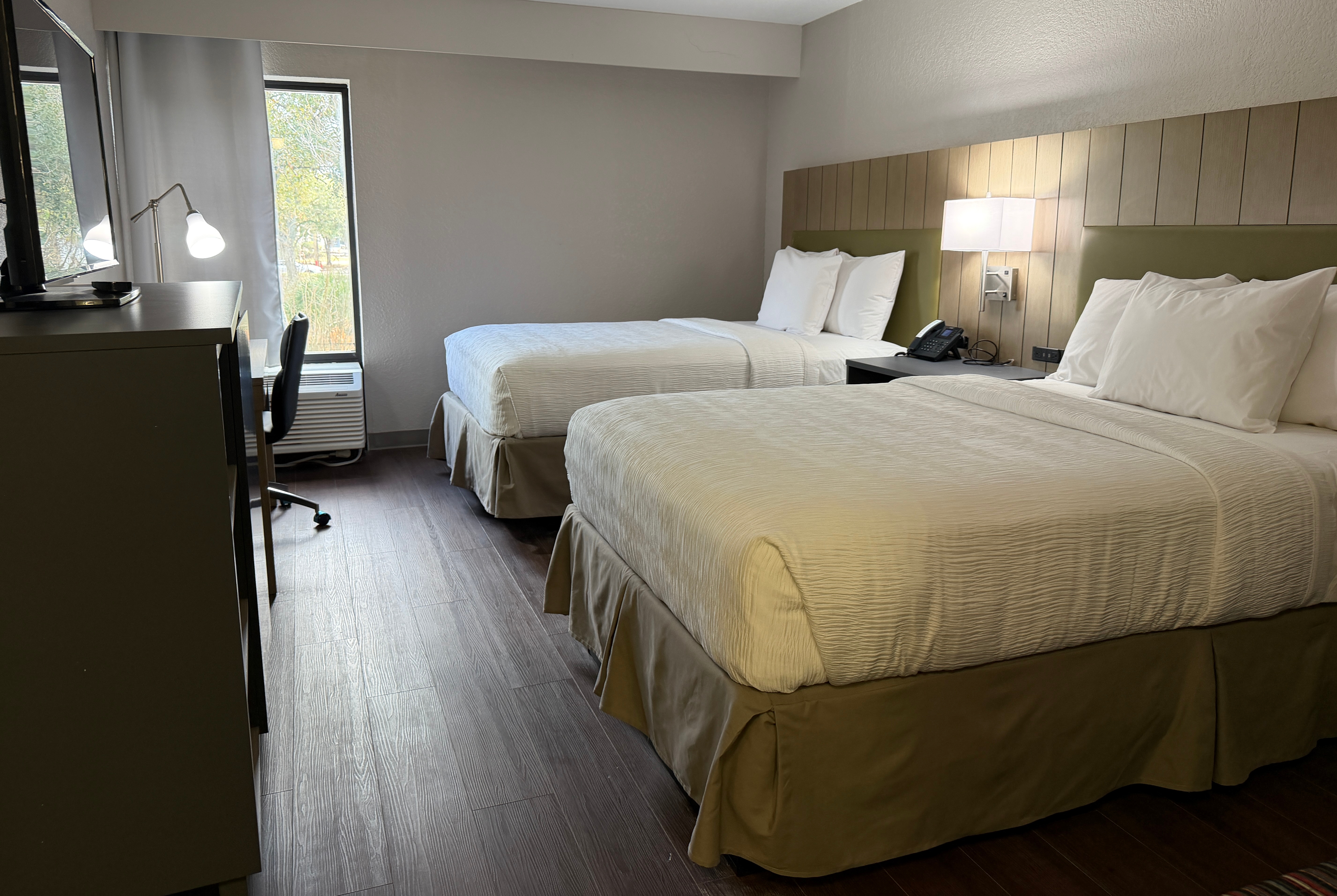 Guest room at the Wingate by Wyndham Jacksonville FL in Jacksonville, Florida