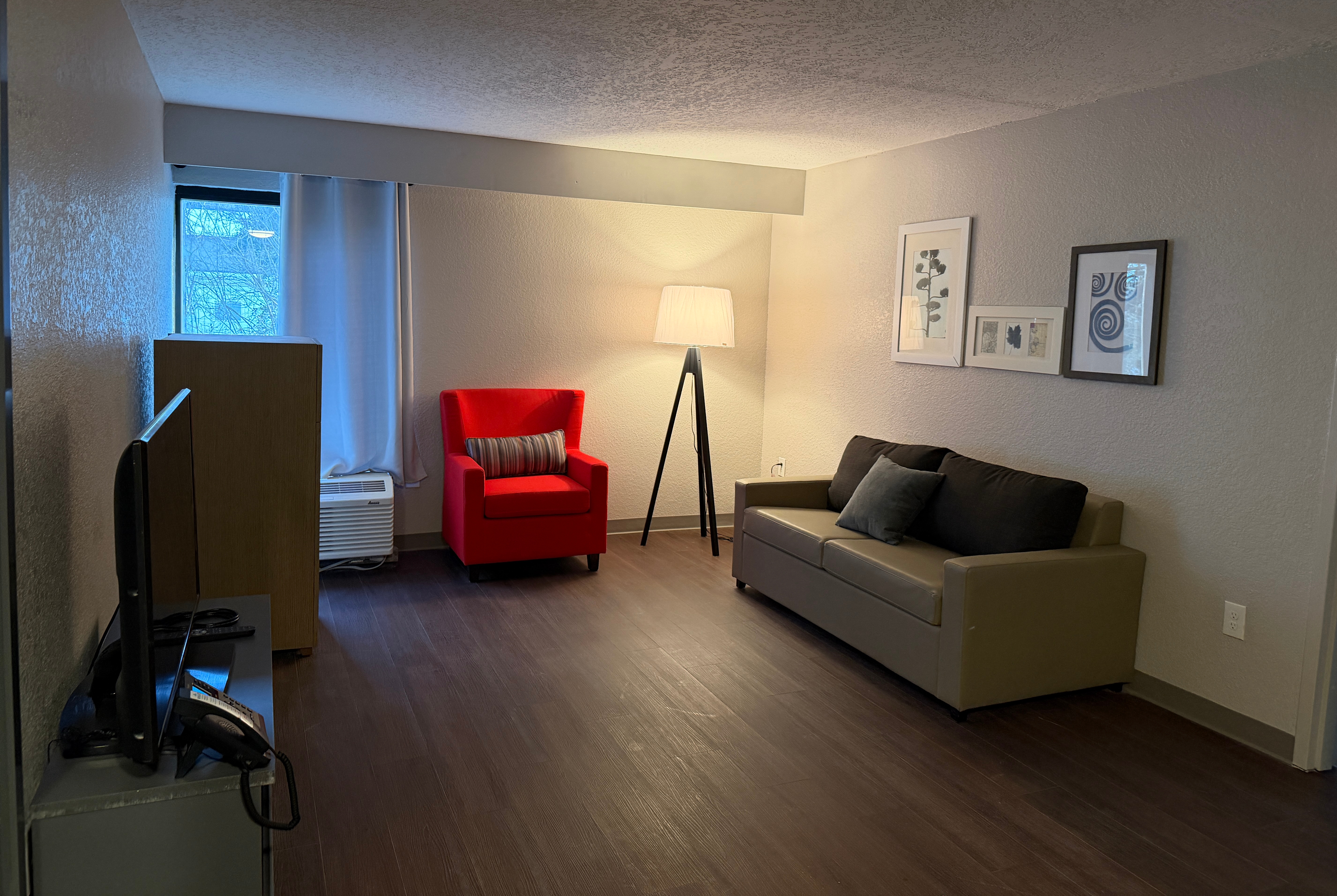 Guest room at the Wingate by Wyndham Jacksonville FL in Jacksonville, Florida