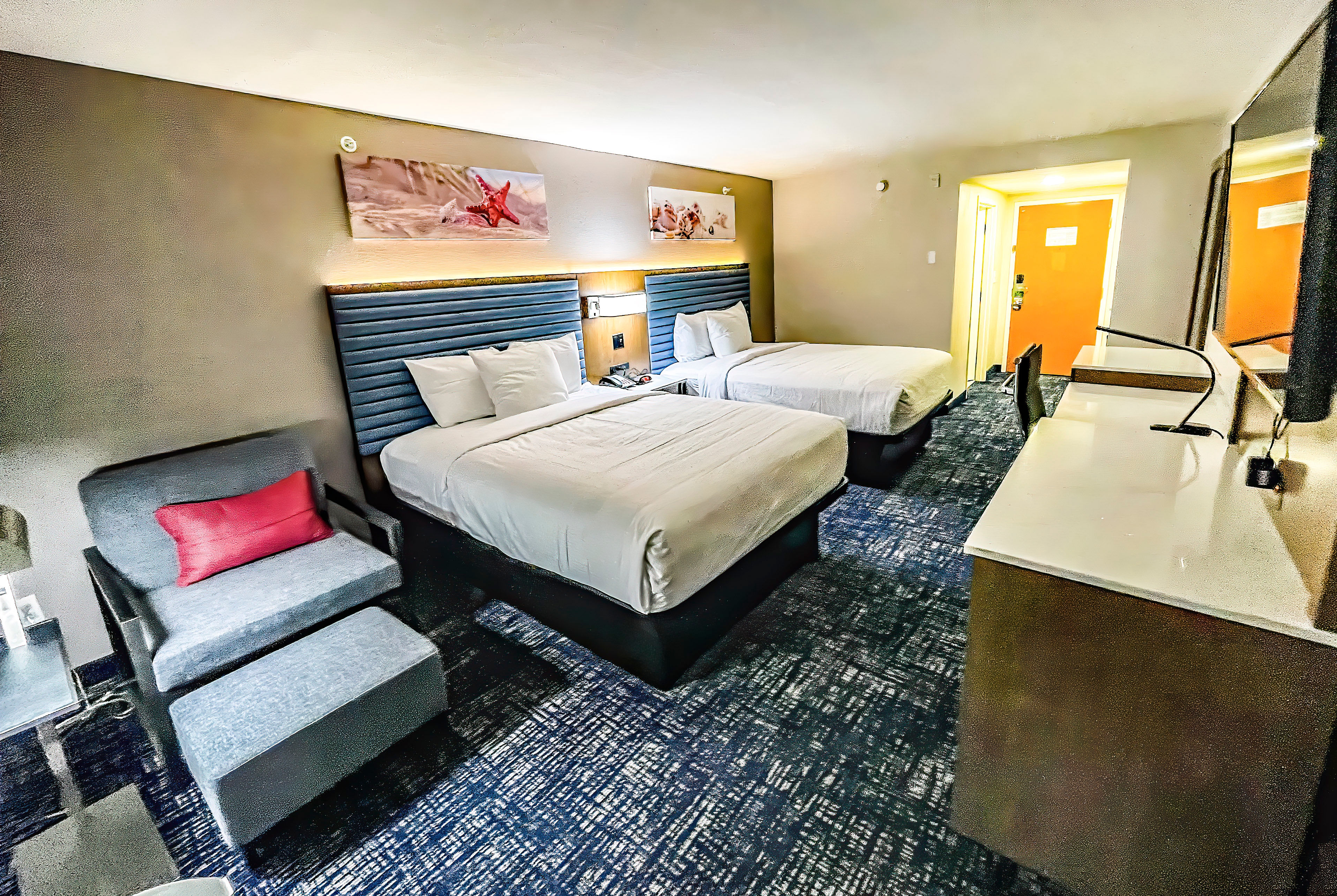 Guest room at the Wingate by Wyndham Panama City Area Lynn Haven in Lynn Haven, Florida