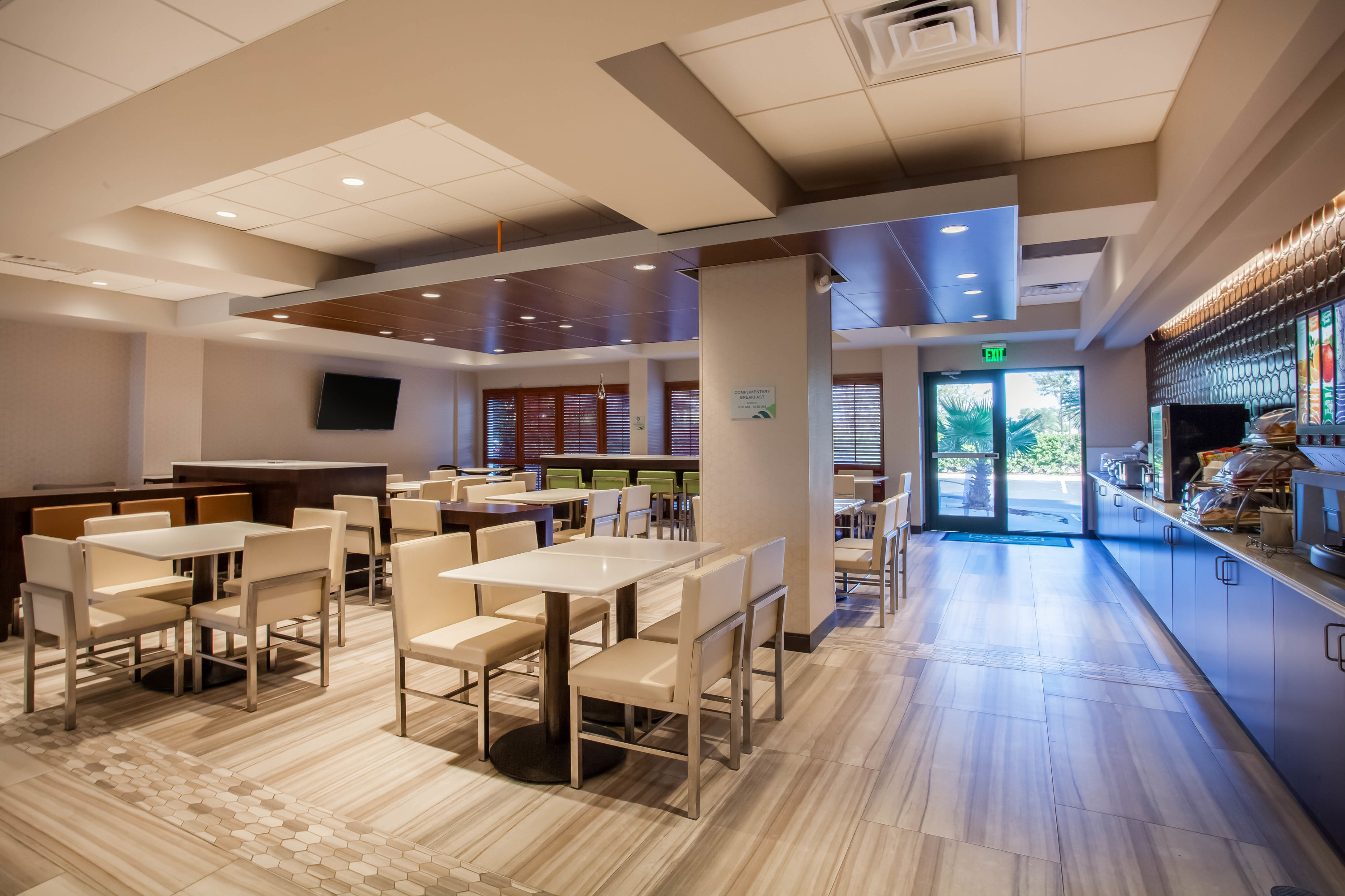Free breakfast at Wingate by Wyndham Orlando International Airport in Orlando, Florida