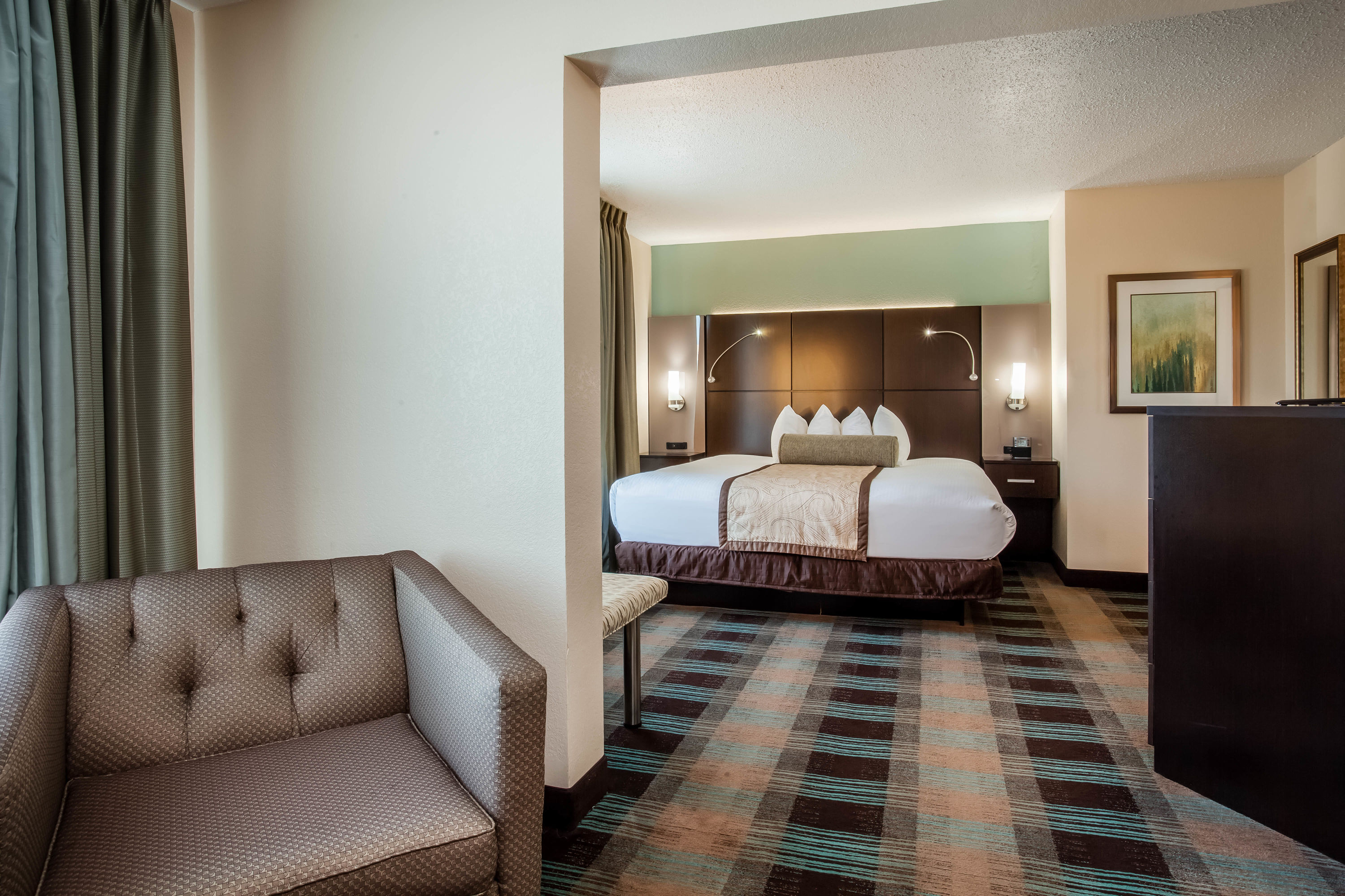 Wingate by Wyndham Orlando International Airport suite in Orlando, Florida